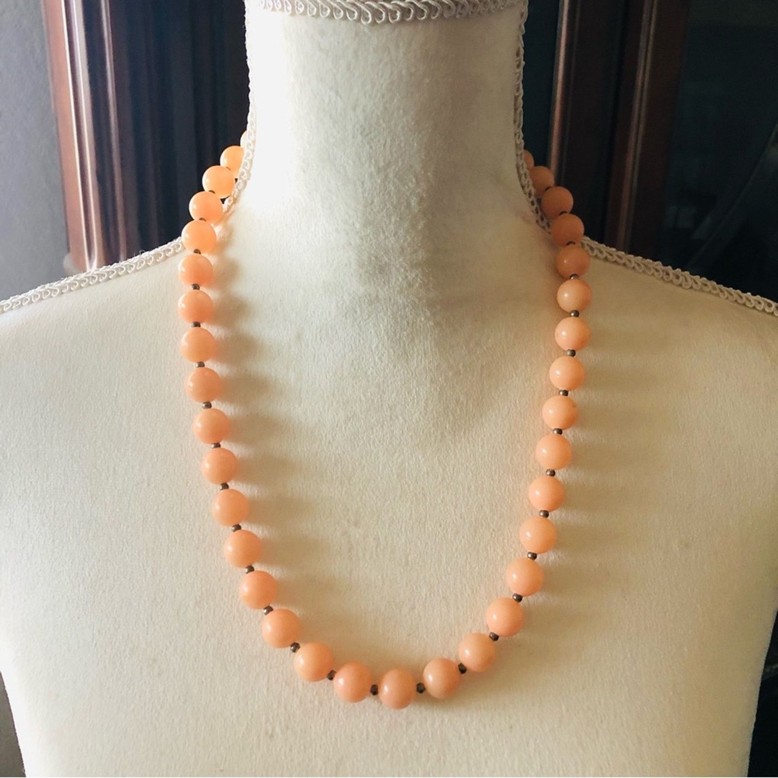 Vintage Vintage 60s-70s light peach beaded necklace Size ONE SIZE - 2 Thumbnail
