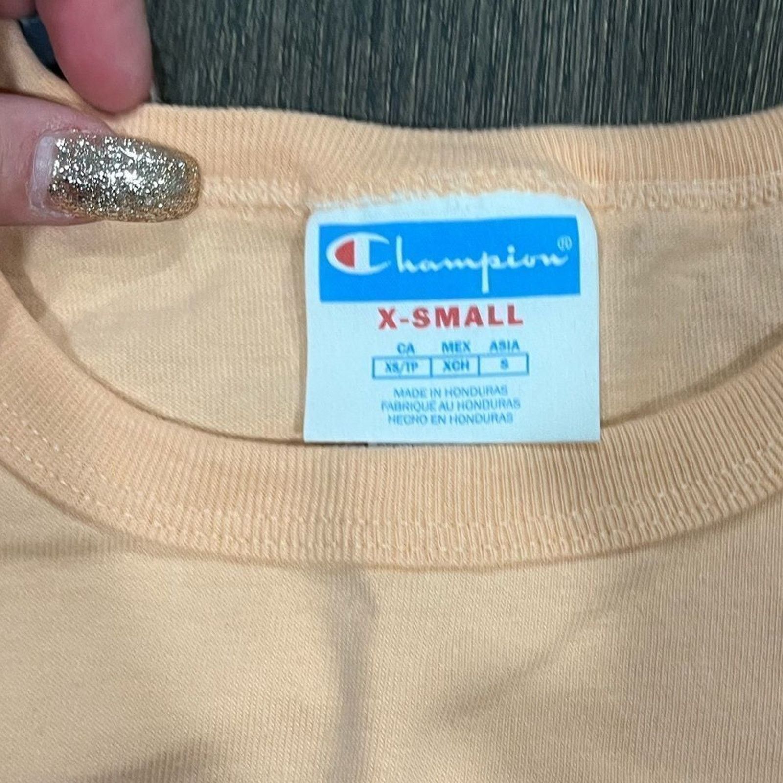 Champion NWT Champion Peach Graphic Crop Top - Size XS Size XS / US 0-2 / IT 36-38 - 4 Thumbnail