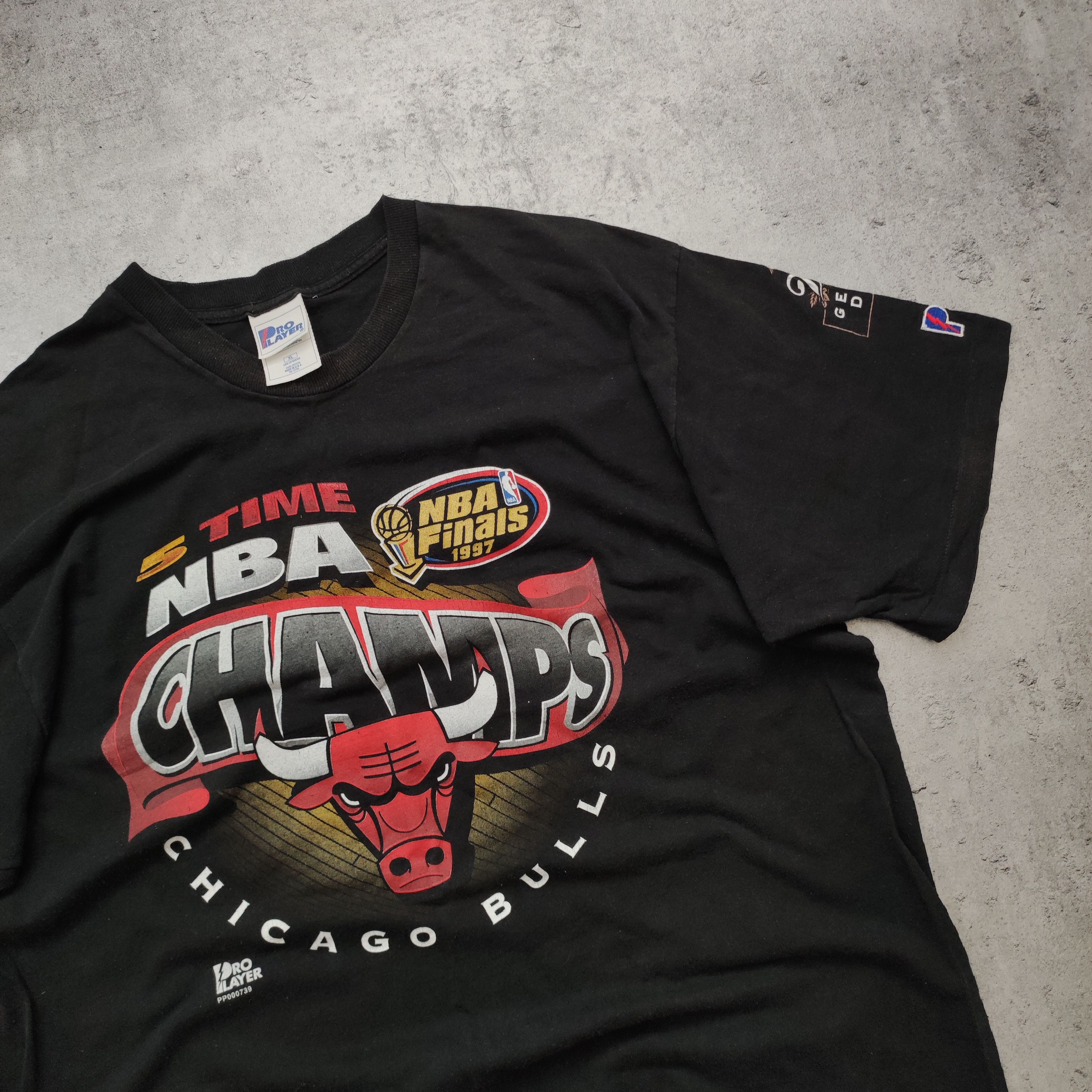 NBA × Vintage RARE 1997 OG Chicago Bulls NBA Champions Prormo Tee Size US L / EU 52-54 / 3 - 3 Thumbnail