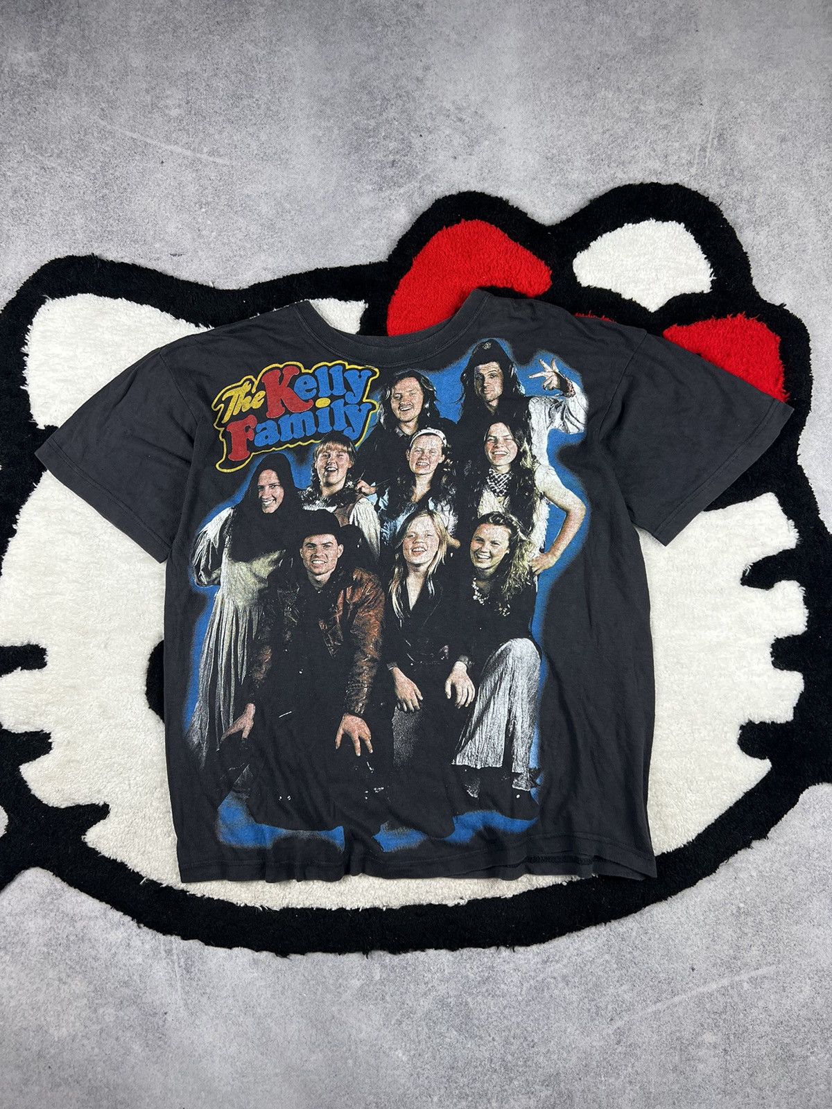 Vintage The Kelly Family 90s Retro Band Faded Y2K Tee Shirt