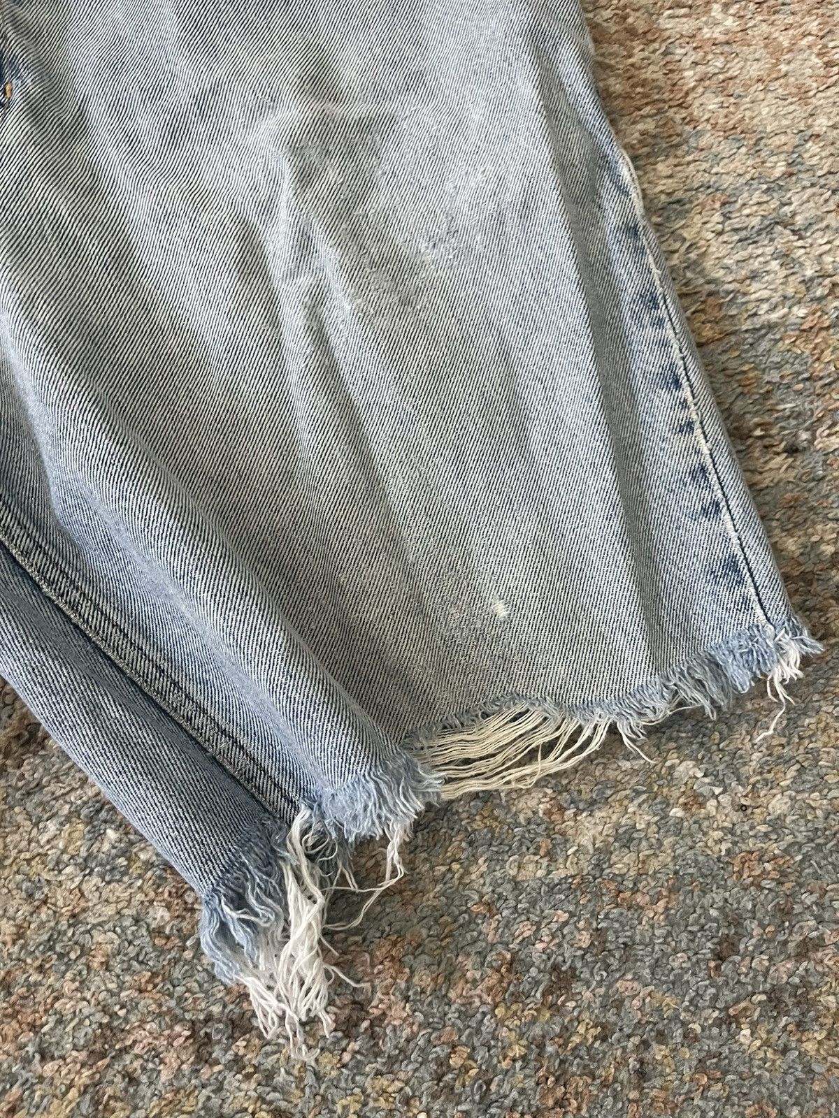 Tommy Hilfiger × Vintage VTG Tommy Hilfiger Distressed Jean Shorts Size 34 RARE Size US 34 / EU 50 - 5 Thumbnail