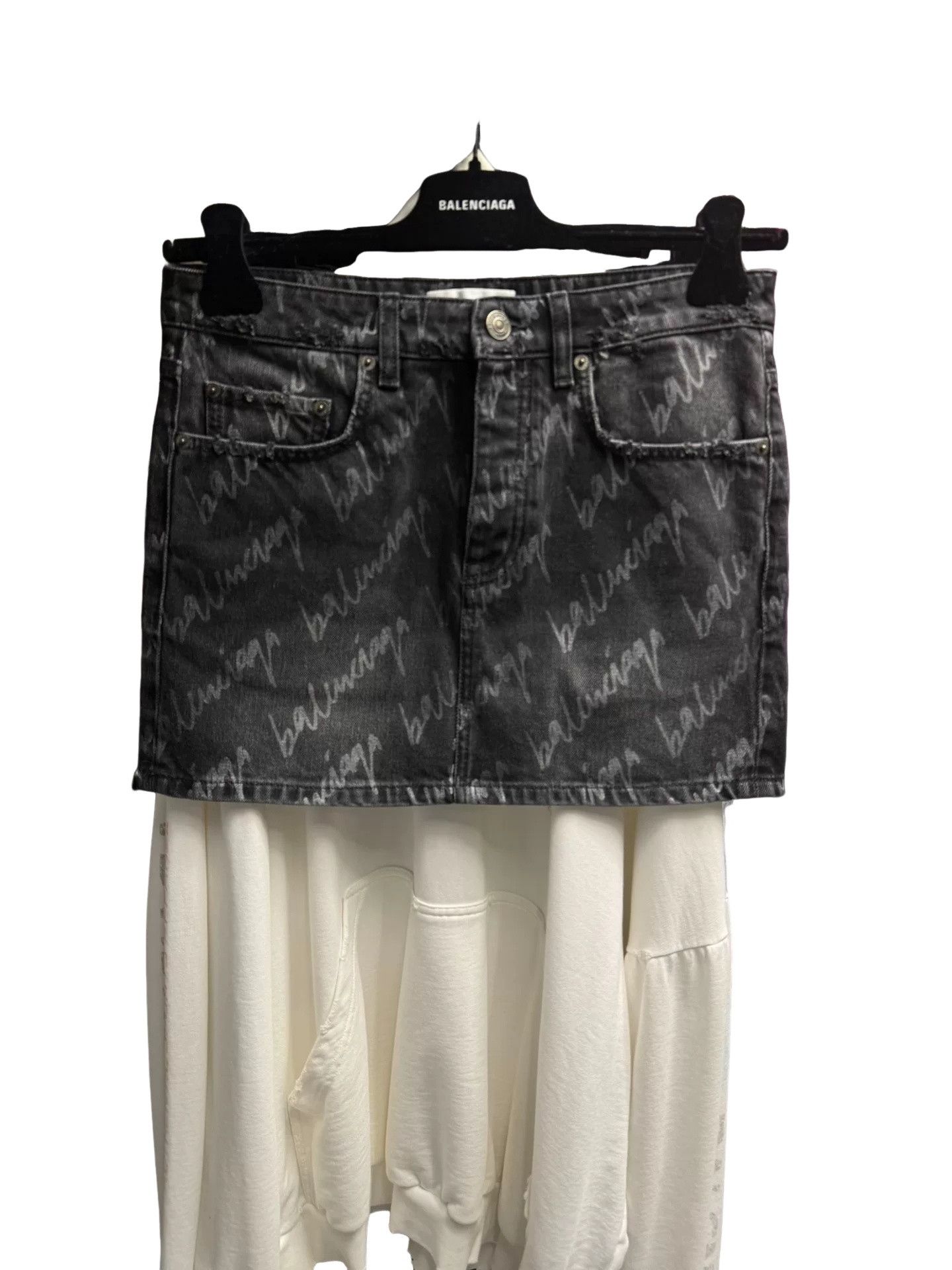 Balenciaga Balenciaga Logo Graffiti Denim Mini Skirt Size 36 Size 26" / US 2 / IT 38 - 1 Thumbnail