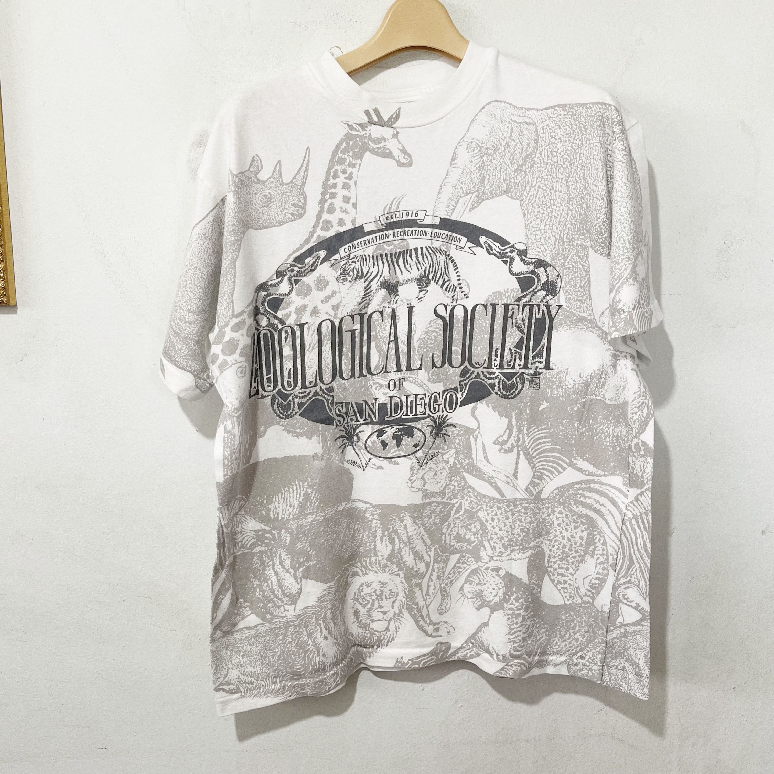 Vintage Vintage 90s Zoological Society of San Diego All Over T-shirt Size US M / EU 48-50 / 2 - 1 Thumbnail