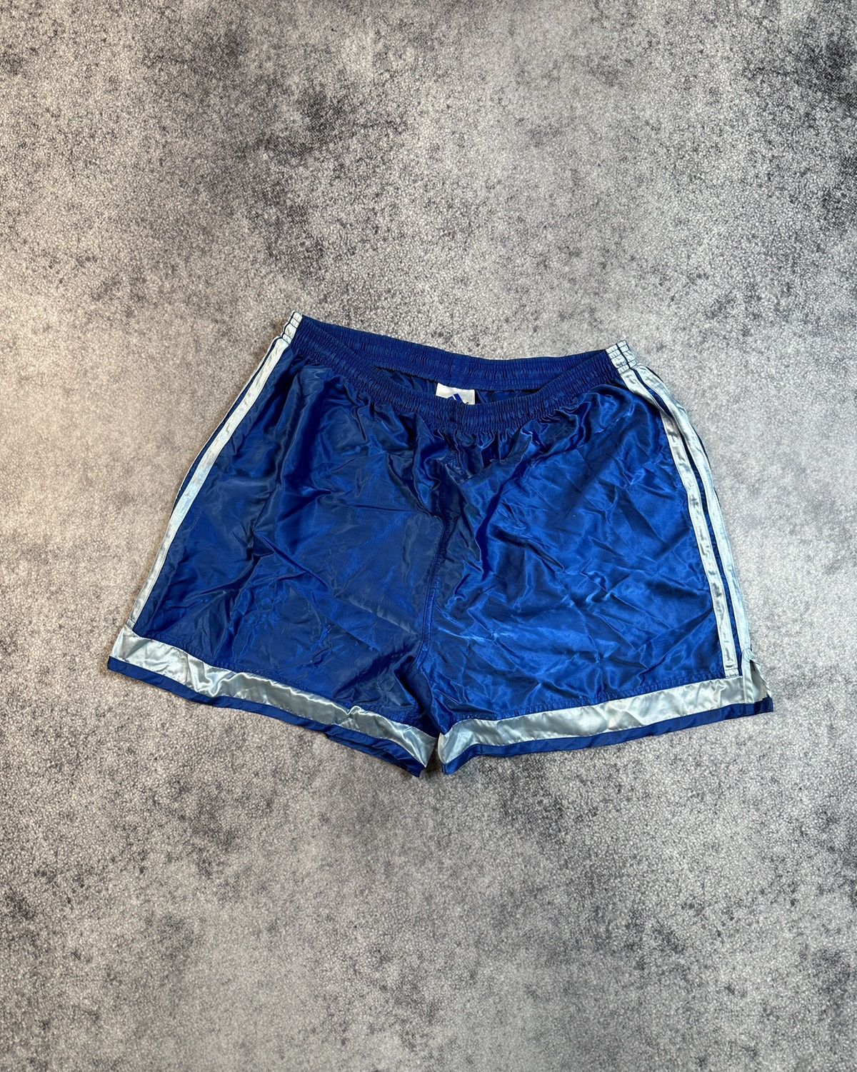 Adidas × Vintage Vintage Adidas Shorts Logo Rare Streetwear Casual Style VTg Size US 36 / EU 52 - 1 Thumbnail