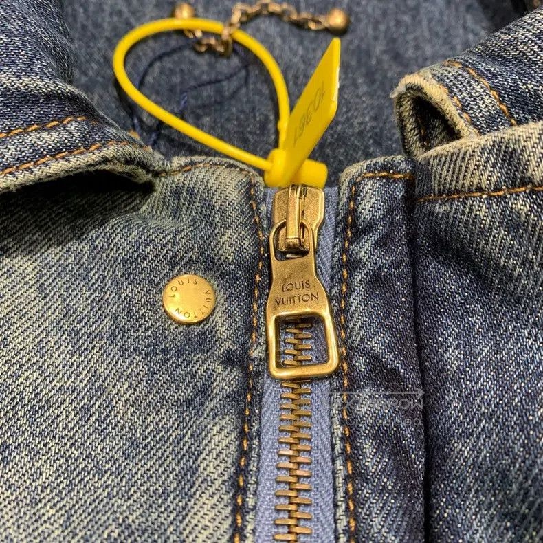 Louis Vuitton Louis Vuitton Pocket embossed presbyopic denim jacket Size US S / EU 44-46 / 1 - 6 Thumbnail