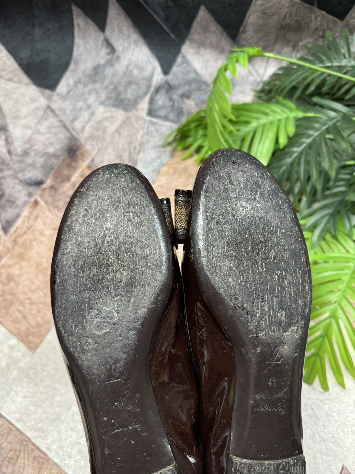 Louis Vuitton Louis Vuitton Brown Patent Leather ballet flats size 41 Size US 11 / IT 41 - 16 Thumbnail