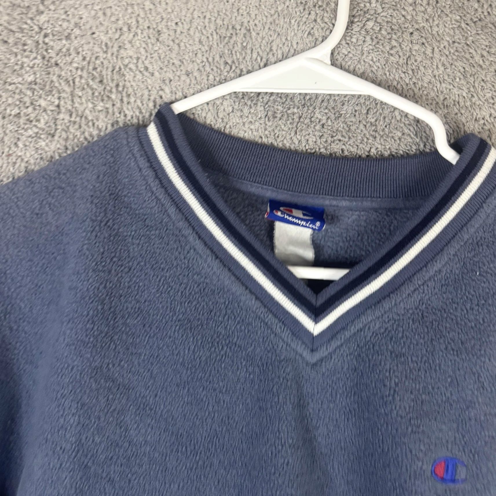 Champion Champion Sweatshirt Mens XL Blue V-Neck Fleece Pullover Logo C Striped Trim Pullover, All Seasons, Polyester, Regular Fit, Winter, Long Sleeve Size US XL / EU 56 / 4 - 6 Thumbnail