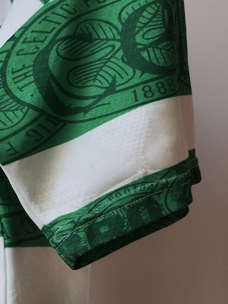 Umbro Vintage 1990s Umbro Celtic FC Retro Football Shirt Jersey Size US XL / EU 56 / 4 - 10 Thumbnail