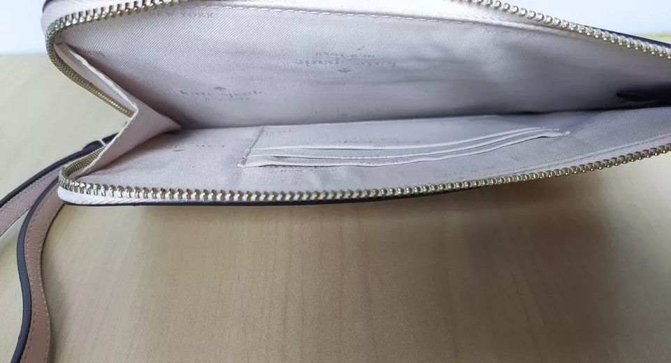 Kate Spade Kate Spade Lucy Strawberry Garden L-Zip Wristlet T-0005 Size ONE SIZE - 6 Thumbnail