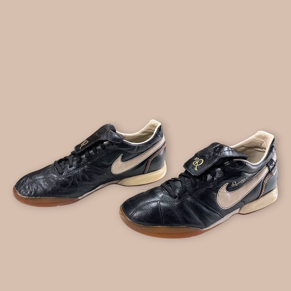 Nike Nike Tiempo Guri IC R10 Size US 8 / EU 41 - 1 Thumbnail