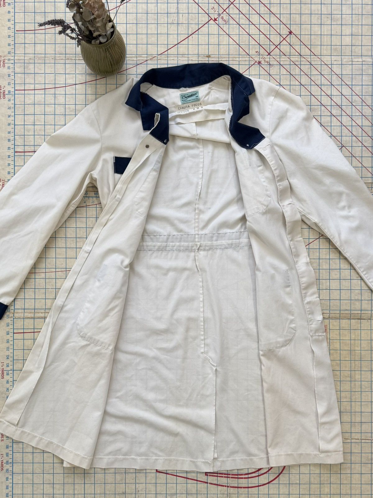 Other × Vintage Vintage Lab Coat White With Navy Trim Fits Medium Size US M / EU 48-50 / 2 - 9 Thumbnail
