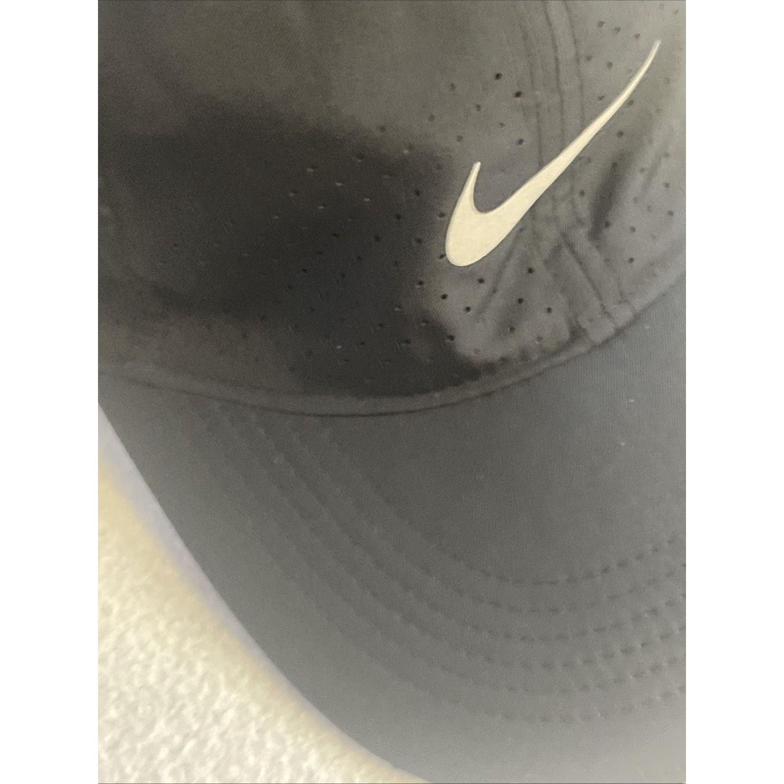 Nike NEW Nike Adult Reflective Featherlight Run/Tennis/Golf Hat Size ONE SIZE - 5 Thumbnail