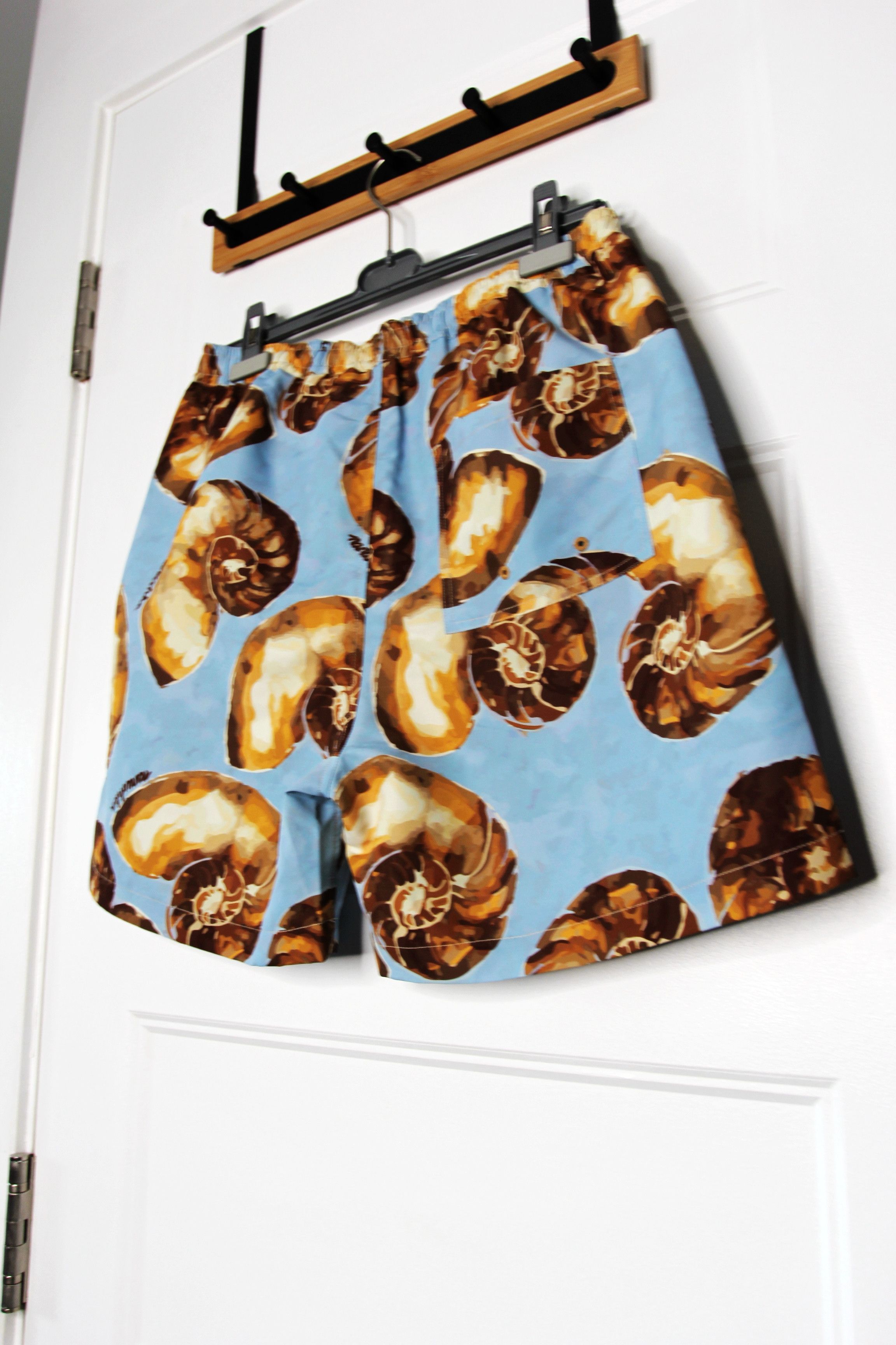 Nanushka BNWT SS23 NANUSHKA KENAN SEASHELL SWIM SHORTS M Size US 32 / EU 48 - 5 Thumbnail