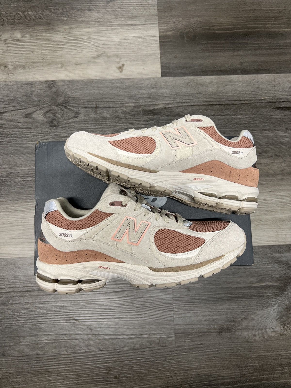 New Balance New balance 2002R Size US 8 / EU 41 - 7 Thumbnail