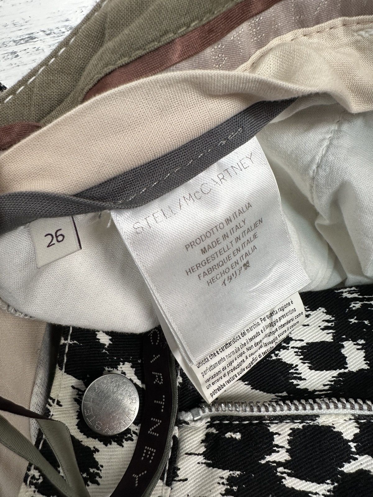 Stella McCartney Stella McCartney Leopard Print Denim Shorts size 26 Size 26" / US 2 / IT 38 - 9 Thumbnail