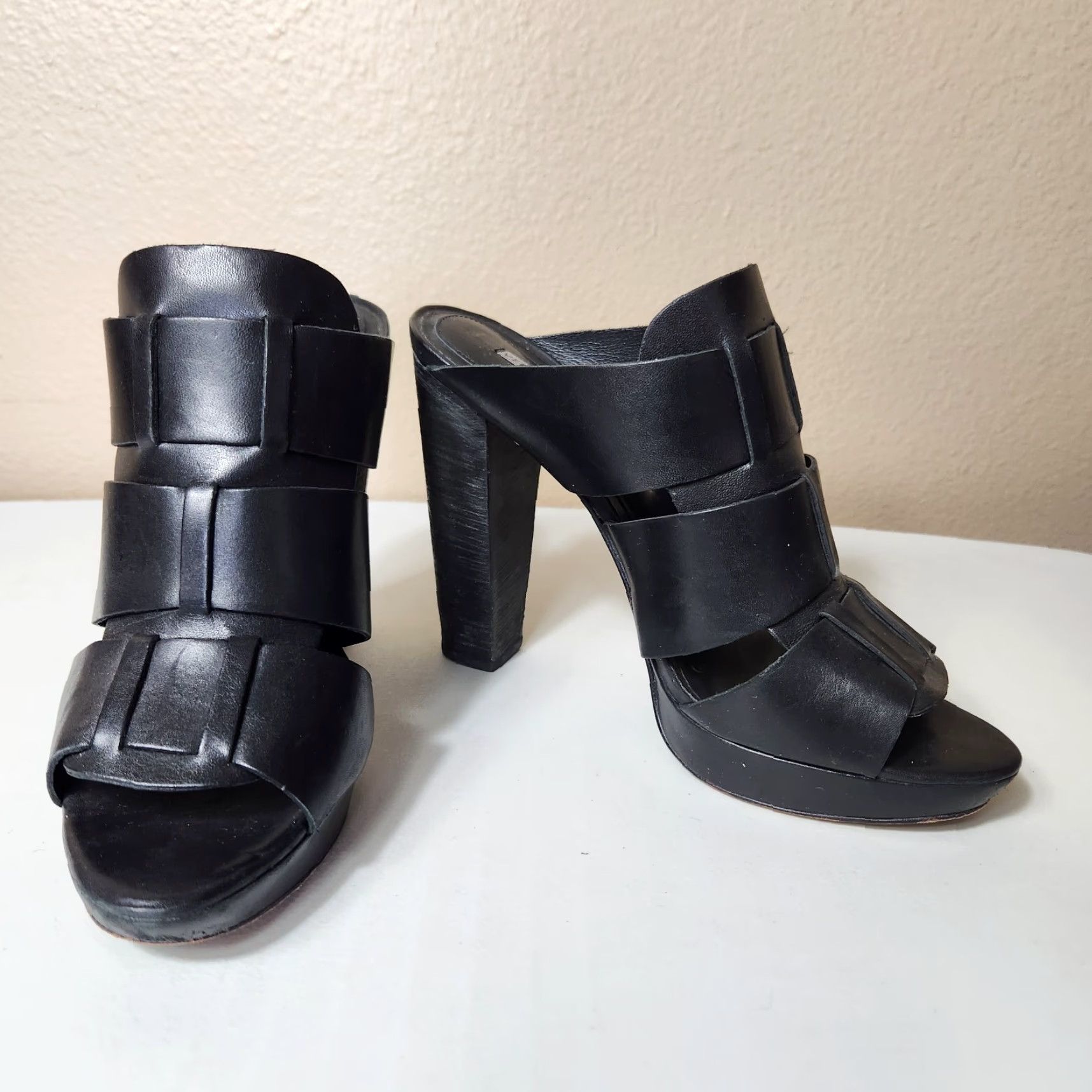 Vera Wang Vera Wang Lavender Black Leather Strappy Peep Toe Platform Block Heels-Size 8.5 Womens Shoes Size US 9 / IT 39 - 6 Thumbnail