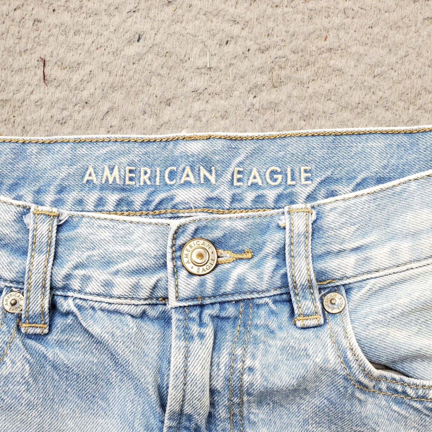 American Eagle Outfitters American Eagle Outfitters Mom Jeans Womens Size 2 Blue Distressed Light Wash Straight Jeans Size 26" / US 2 / IT 38 - 7 Thumbnail