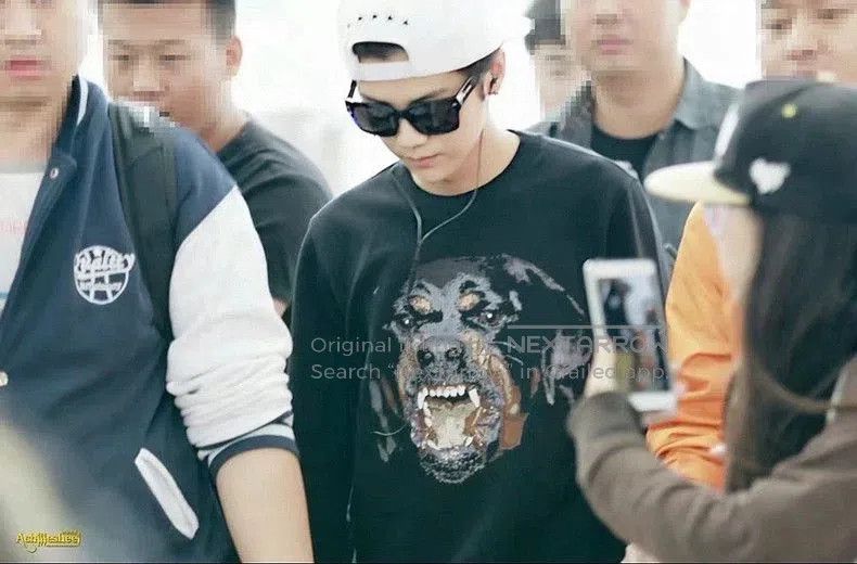 Givenchy Givenchy Rottweiler Print Wool Sweater . Size US S / EU 44-46 / 1 - 9 Thumbnail
