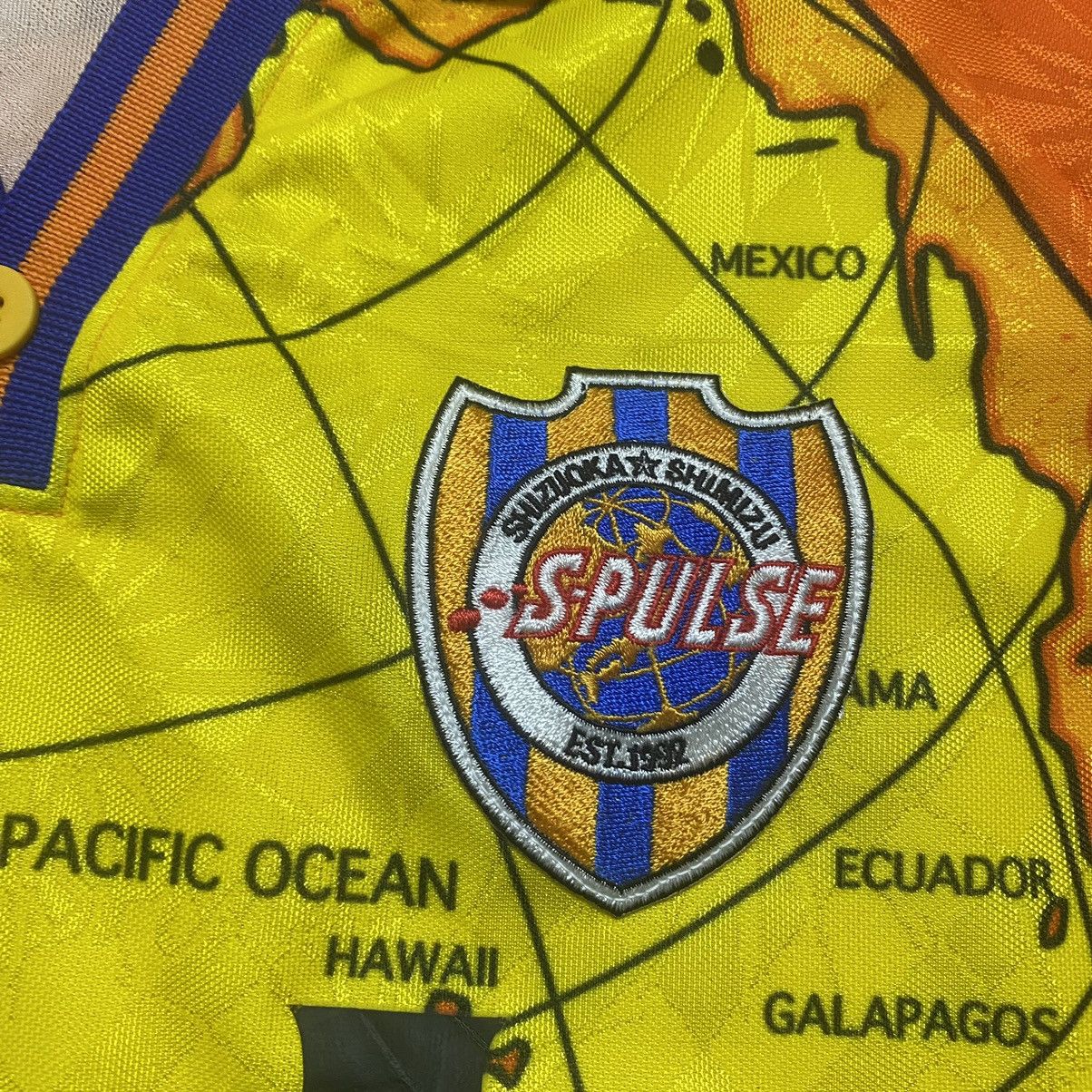 Puma Vintage 97/98 Shimizu S-Pulse Japan Home Jersey Size US M / EU 48-50 / 2 - 9 Thumbnail