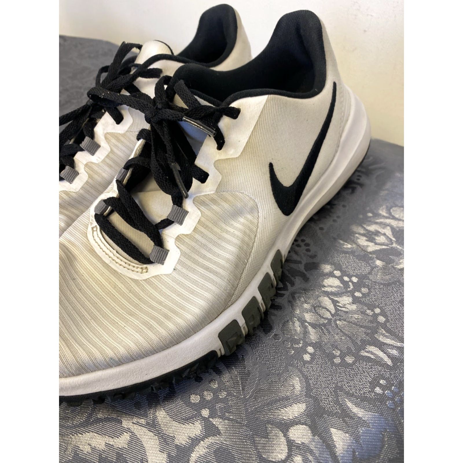 Nike Nike Flex Control 4 Sneaker Men Size 11 White UK 10 EU 45 Nike CD0197-100 Size US 10 / EU 43 - 3 Thumbnail