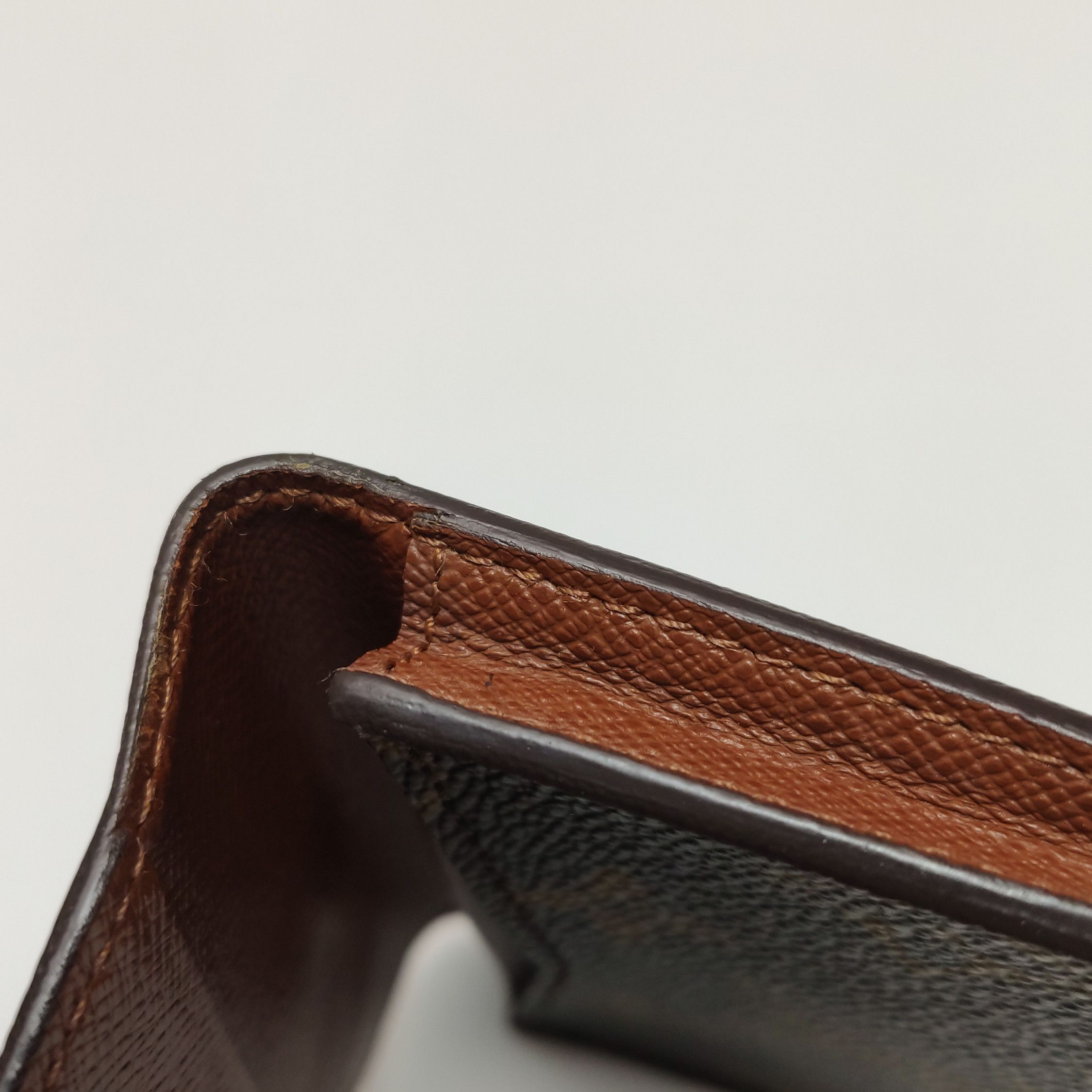 Louis Vuitton Louis Vuitton (LV) Cowhide Monogram Print Card Holder -y250 Size ONE SIZE - 8 Thumbnail