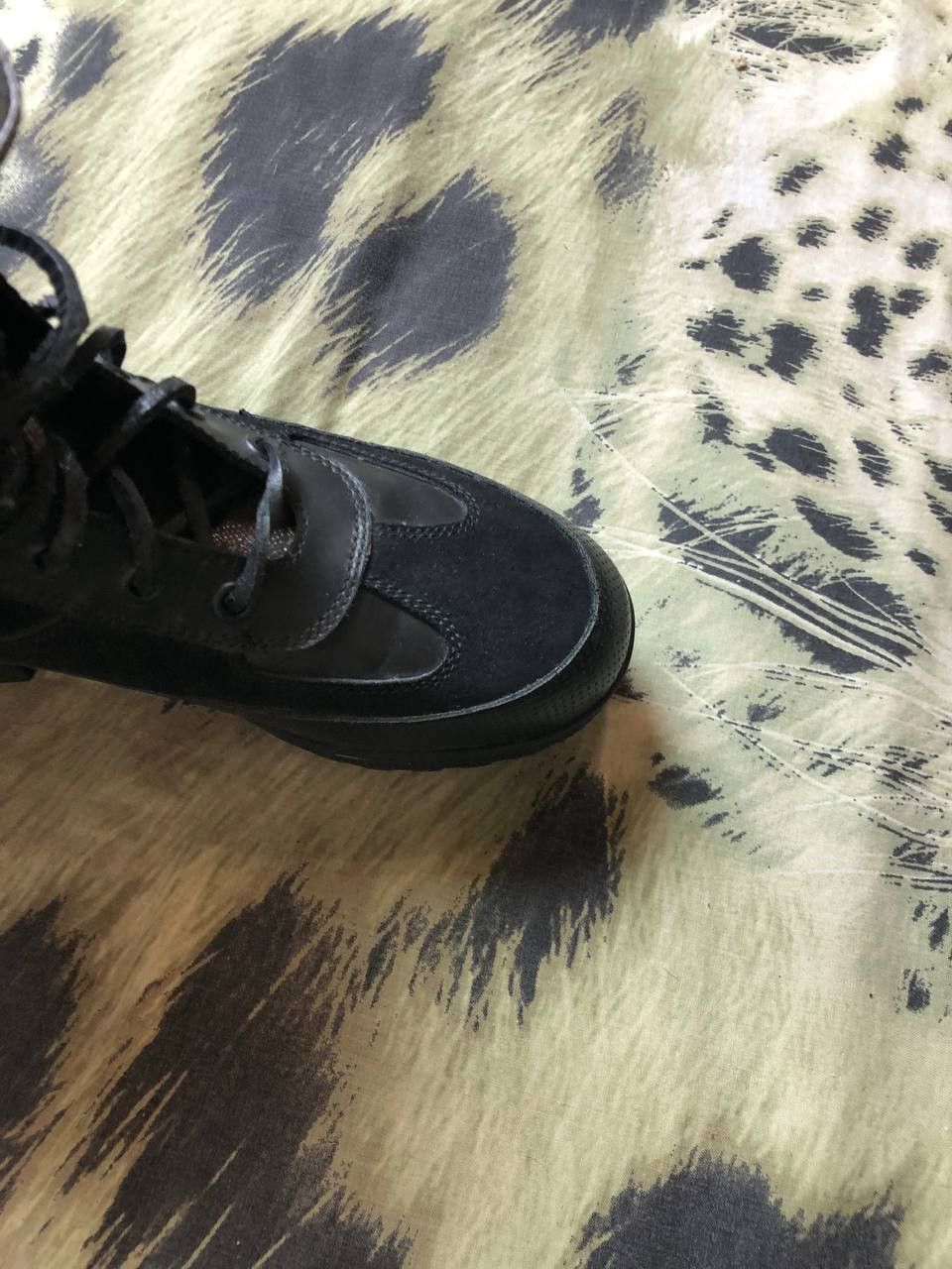 Louis Vuitton Luxury Louis Vuitton Black Platform Boots Size US 8 / IT 38 - 24 Thumbnail