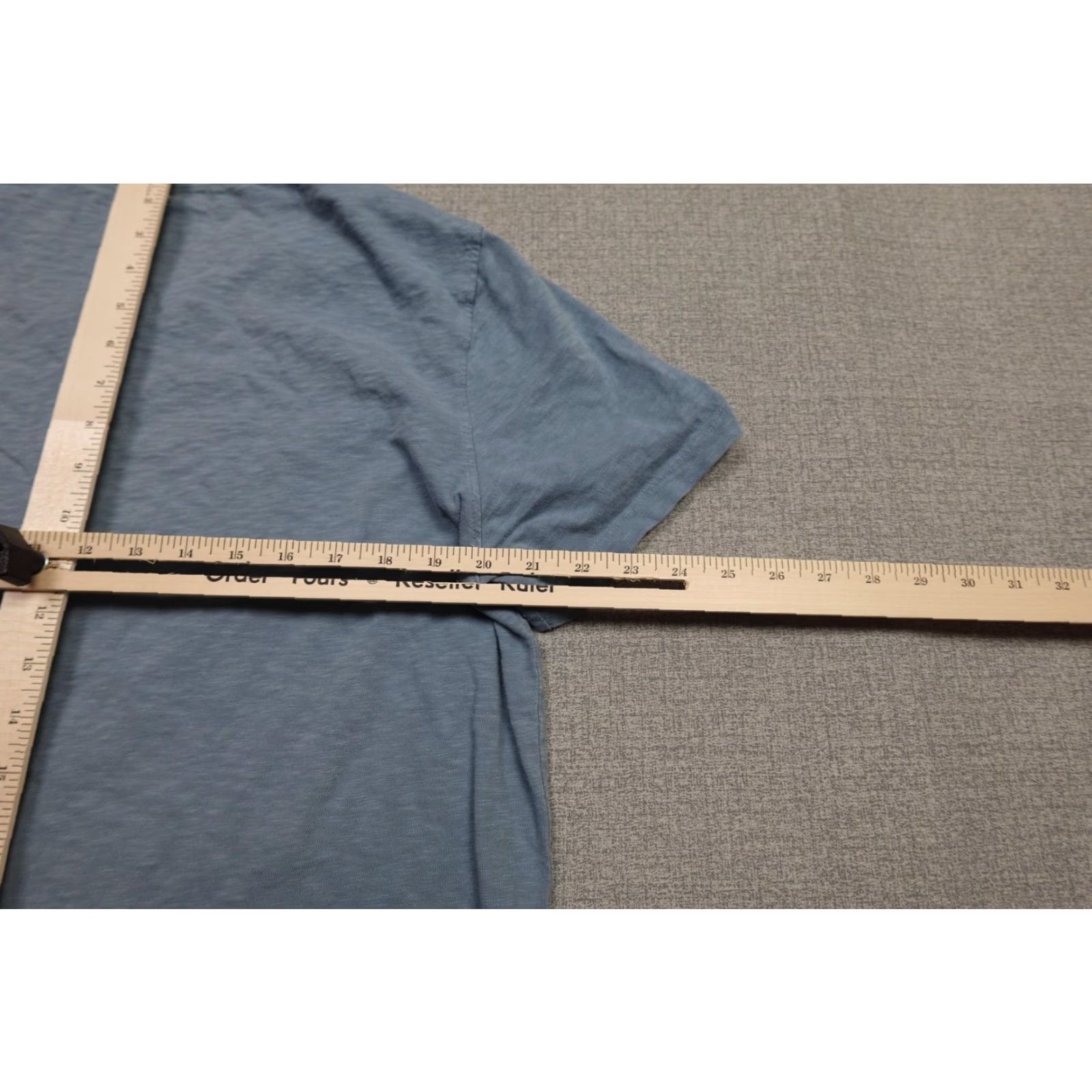 Vintage VINTAGE? No. (But not included) → American Giant Shirt Mens Large Blue V-Neck Short Sleeve Blank Comfort Soft Size US L / EU 52-54 / 3 - 5 Thumbnail