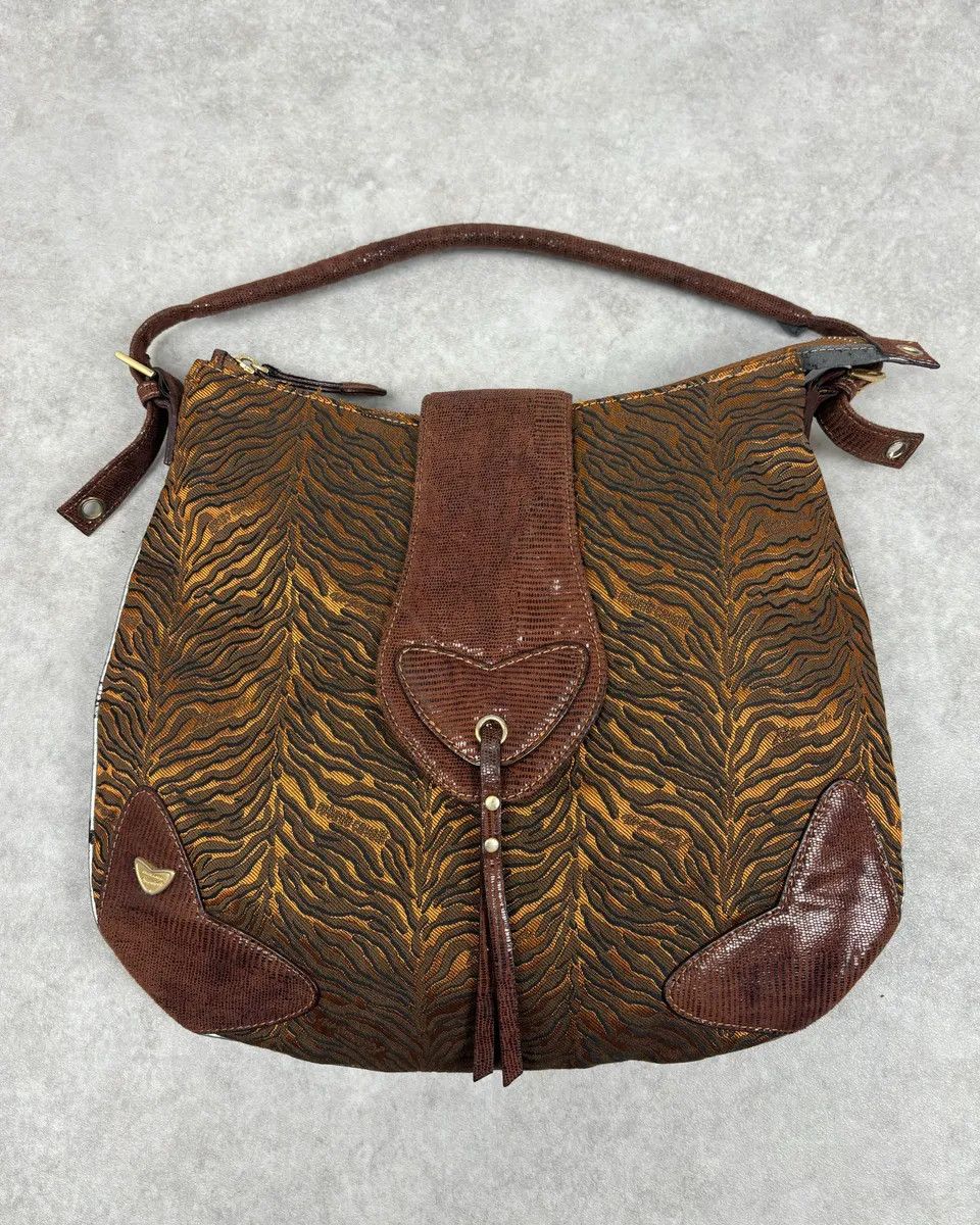 Roberto Cavalli 2000s Roberto Cavalli Brown Leather Tiger Embossed Shoulder Bag Size ONE SIZE - 1 Thumbnail