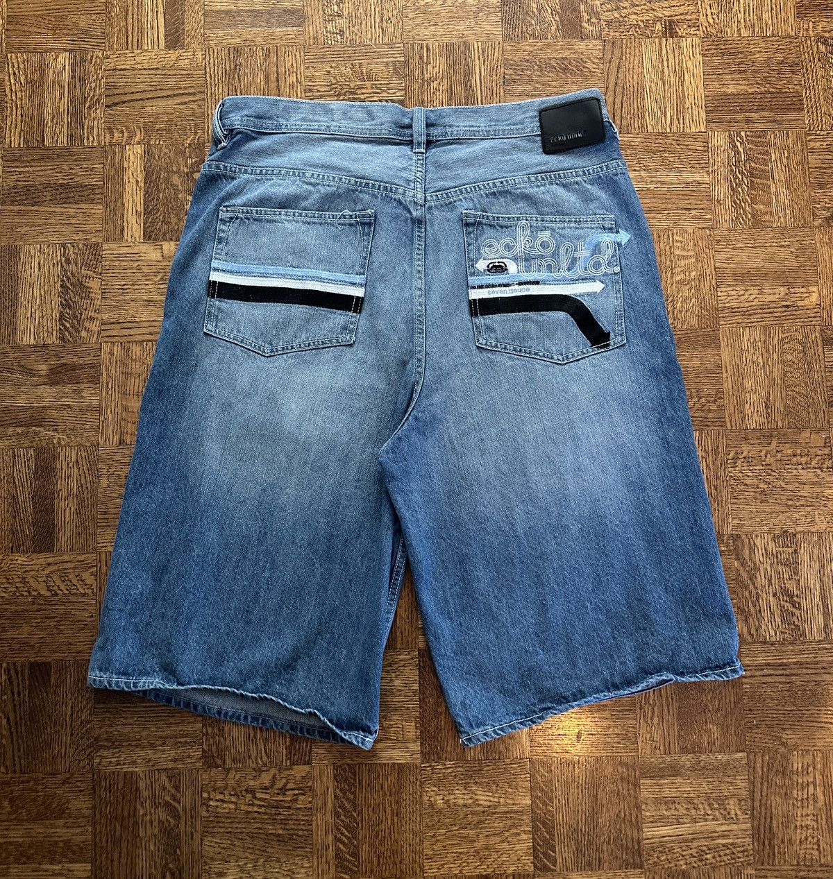 Vintage Y2K Ecko Unltd. Baggy Embroidered Denim Jean Shorts