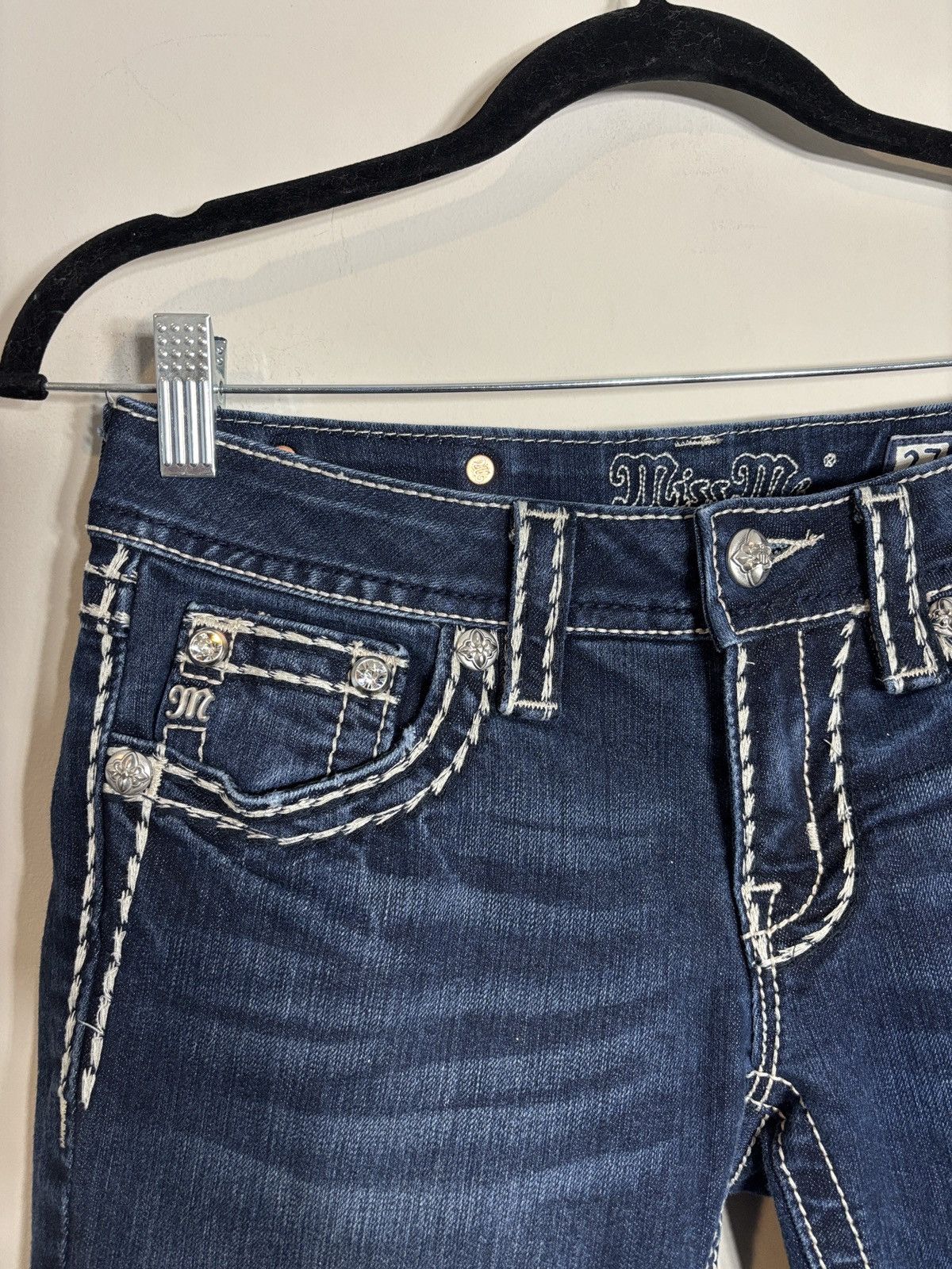 Miss Me Miss Me Signature Cuffed Capri Jeans Size 27 Embellished Size 28" / US 6 / IT 42 - 2 Thumbnail