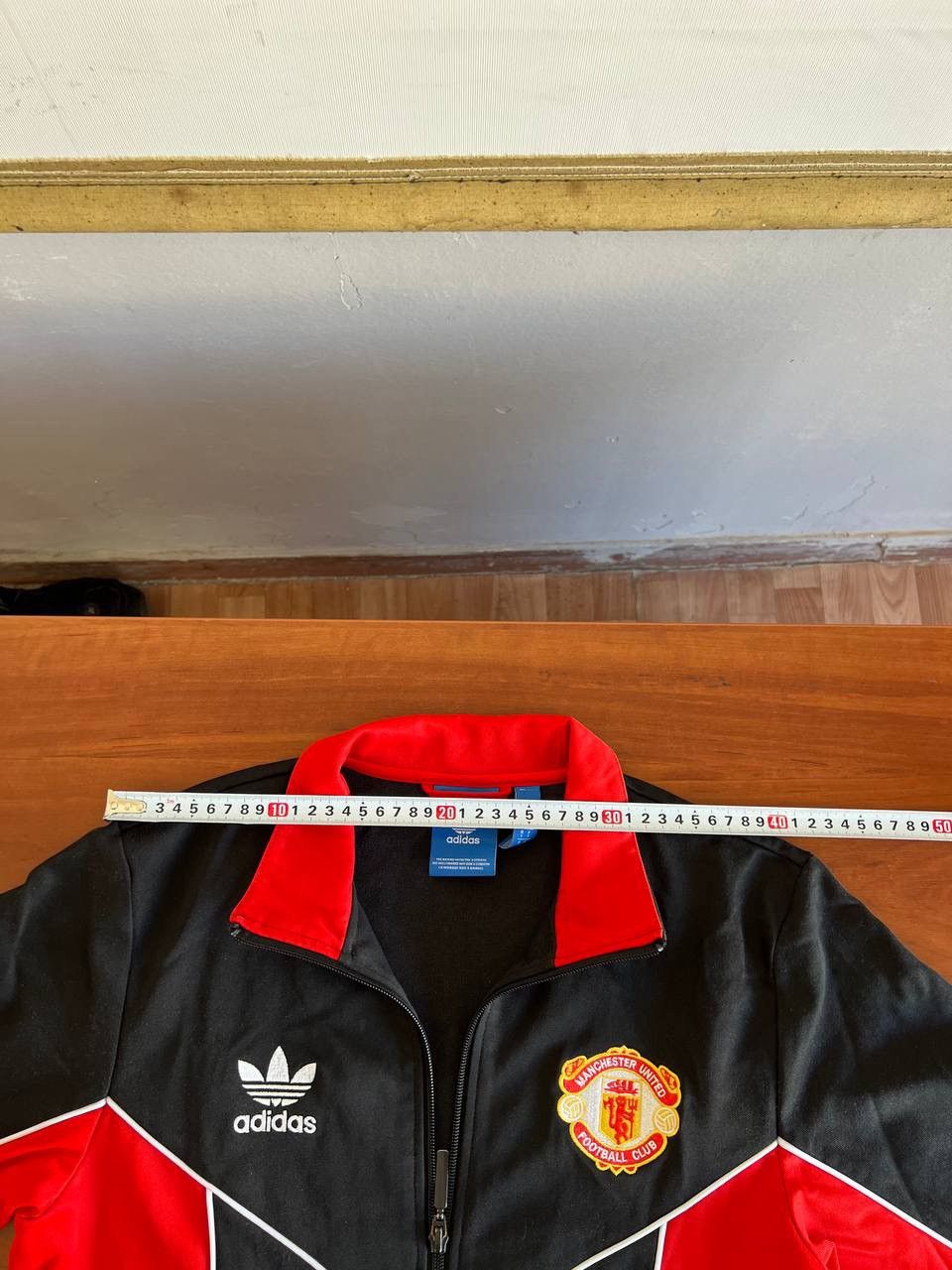 Adidas 1988/90 MANCHESTER UNITED ADIDAS REMAKE SOCCER JACKET SZ S Size US S / EU 44-46 / 1 - 17 Thumbnail