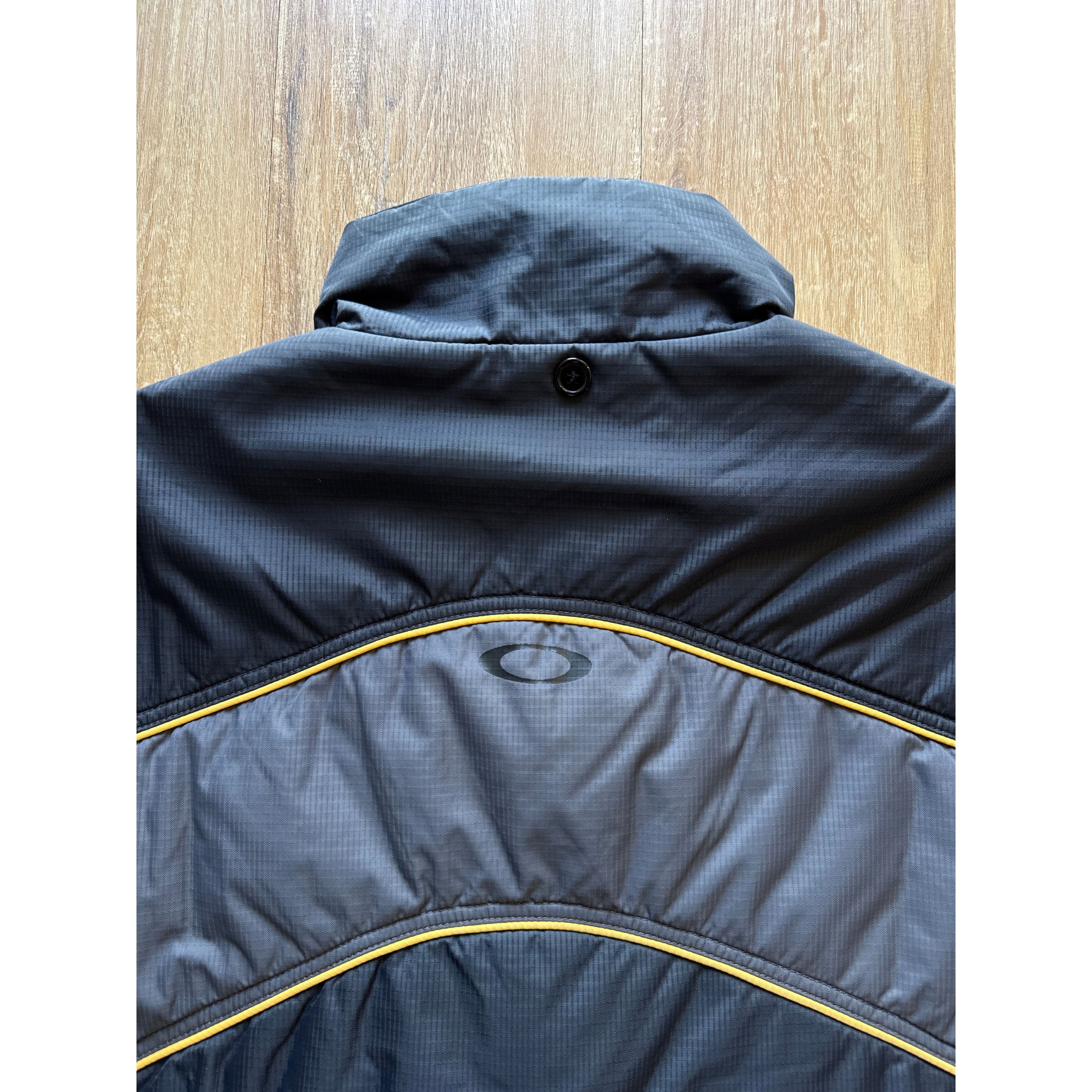 Other Oakley Software Nylon Vest Size US XL / EU 56 / 4 - 6 Thumbnail