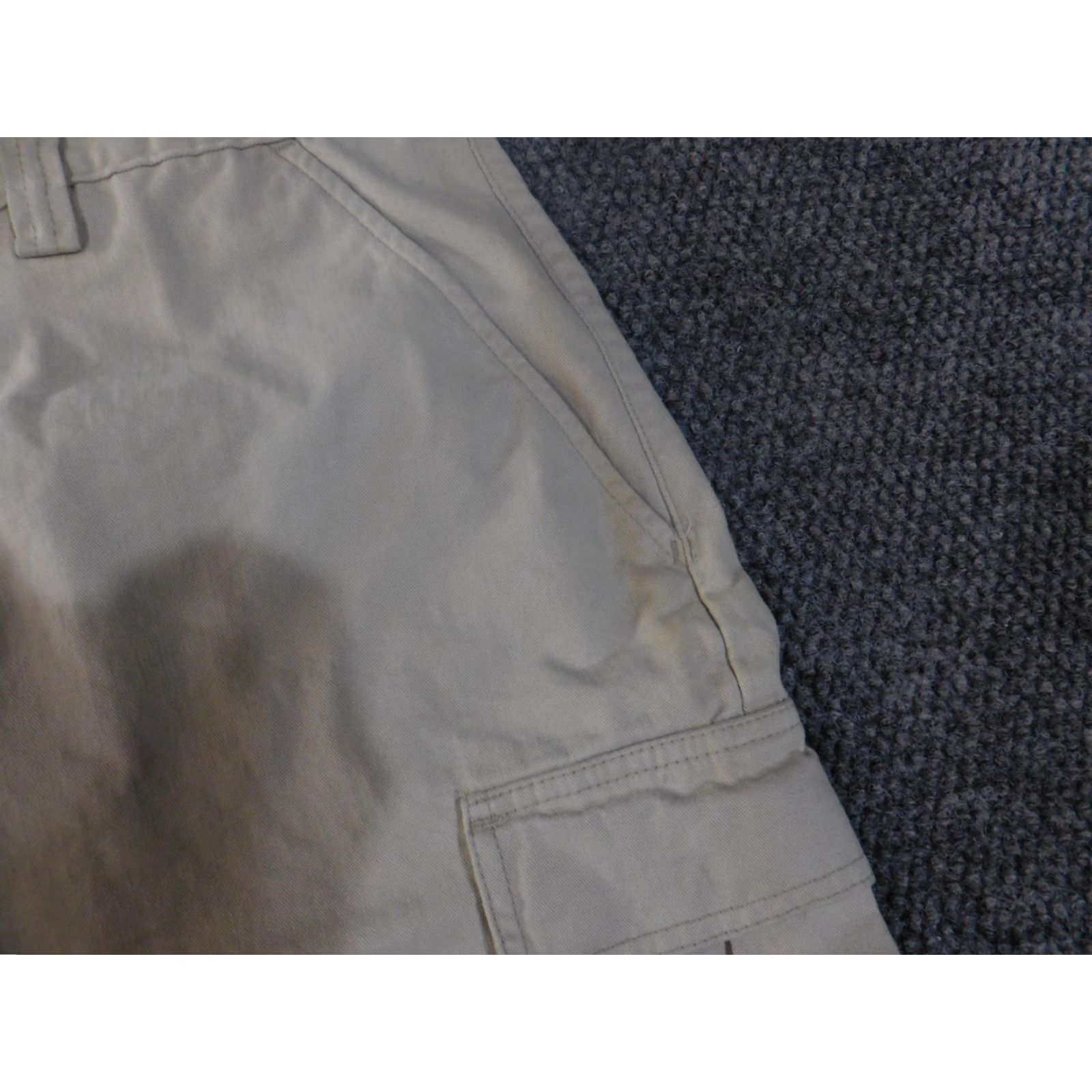 Levi's Levi's SilverTab Cargo Shorts Mens 34 Khaki Tan Utility Pockets Zip Fly Casual Size US 34 / EU 50 - 5 Thumbnail