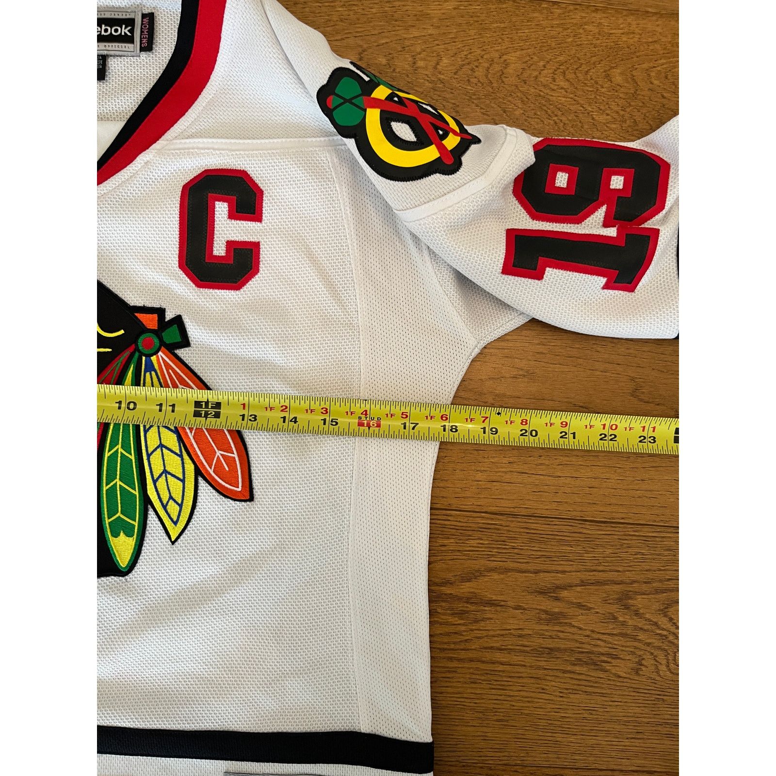 Reebok Reebok Chicago Blackhawks Jonathan Toews #19 NHL Jersey S Size S / US 4 / IT 40 - 6 Thumbnail