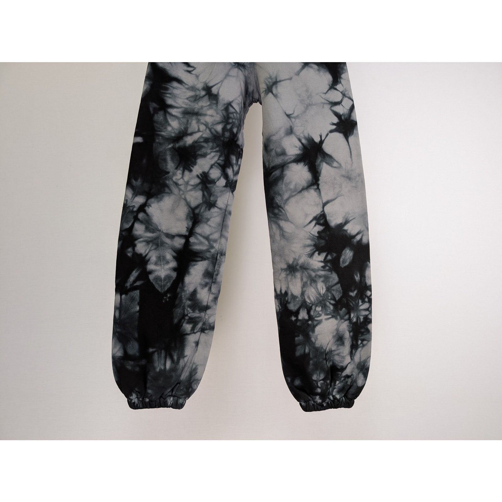 Off-White o1rshd1 Diag Tie Dye Slim Sweatpant Warm in Grey/White Size US 30 / EU 46 - 4 Thumbnail