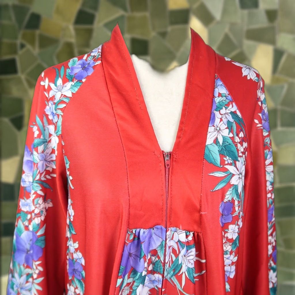 Vintage VINTAGE 70s Red Tropical Floral Zip Front Dressing Gown Muumuu Maxi Dress Robe M Dress Women Bohemian Pattern Floral Zip Front Royalty Size M / US 6-8 / IT 42-44 - 1 Thumbnail