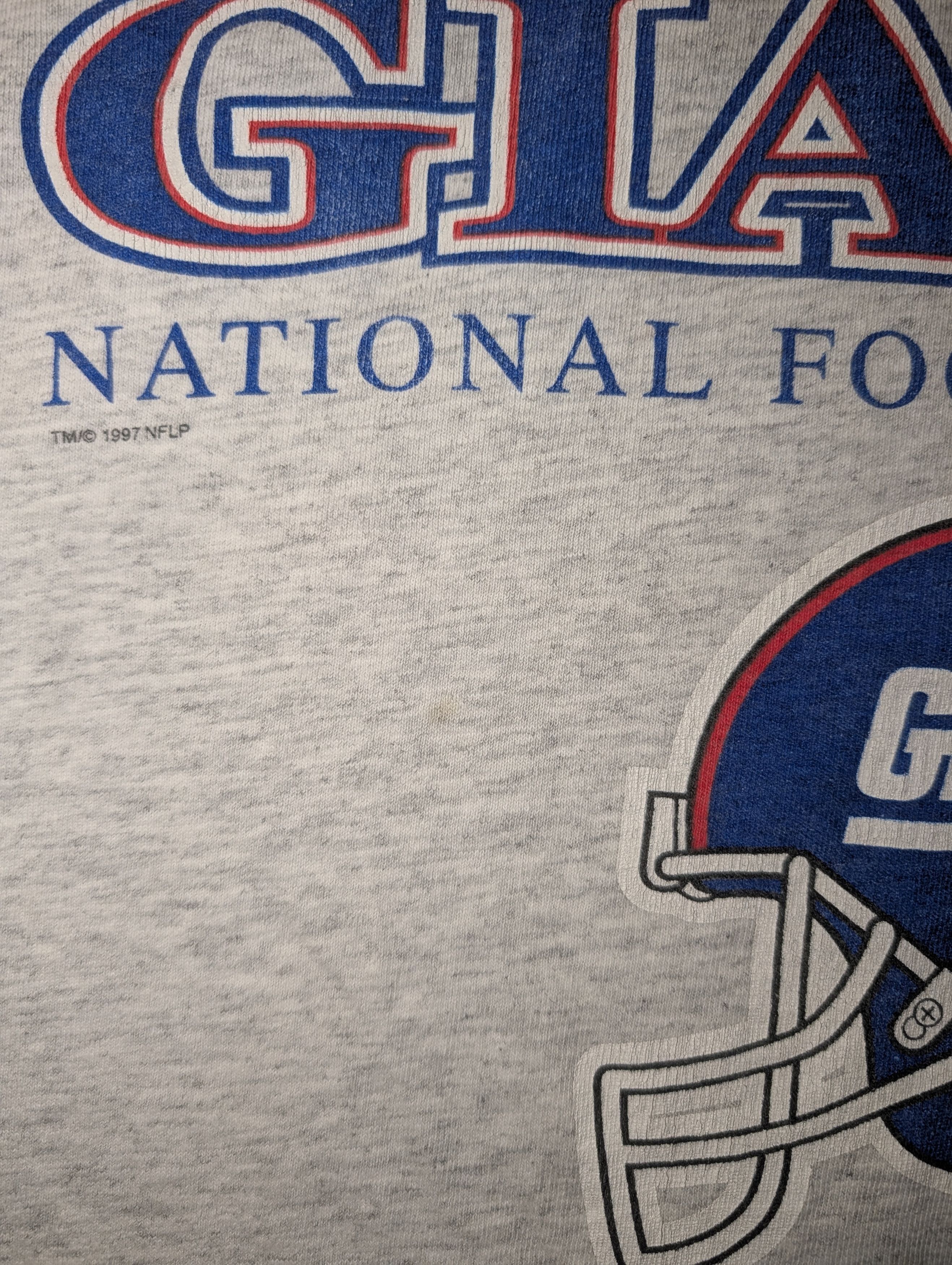 NFL Vintage 90s New York Giants NFL Helmet T-Shirt Grey Hanes Size US L / EU 52-54 / 3 - 9 Thumbnail