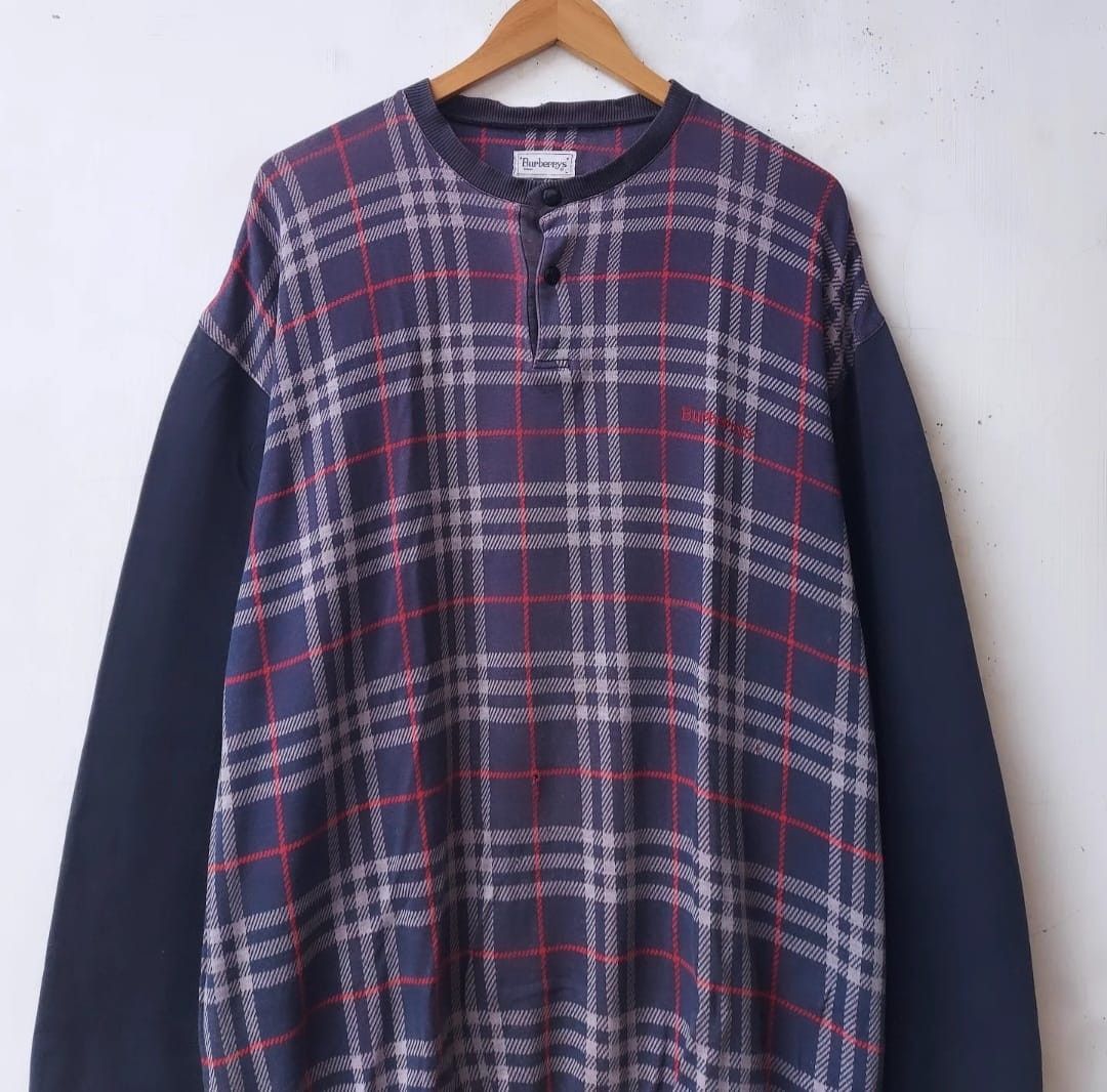 Burberry × Burberry Prorsum × Vintage Vtg Burberrys Novacheck Navy Half Button Sweatshirt Size US L / EU 52-54 / 3 - 3 Thumbnail