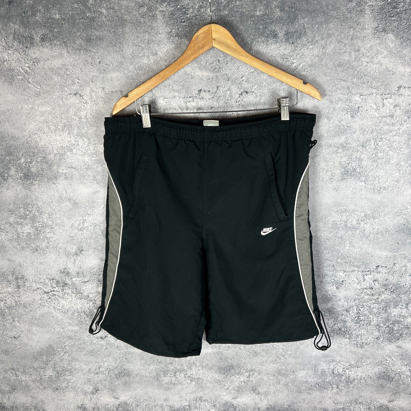 Nike Nike Vintage Shorts Men's Size M Black ` Size US 32 / EU 48 - 1 Thumbnail