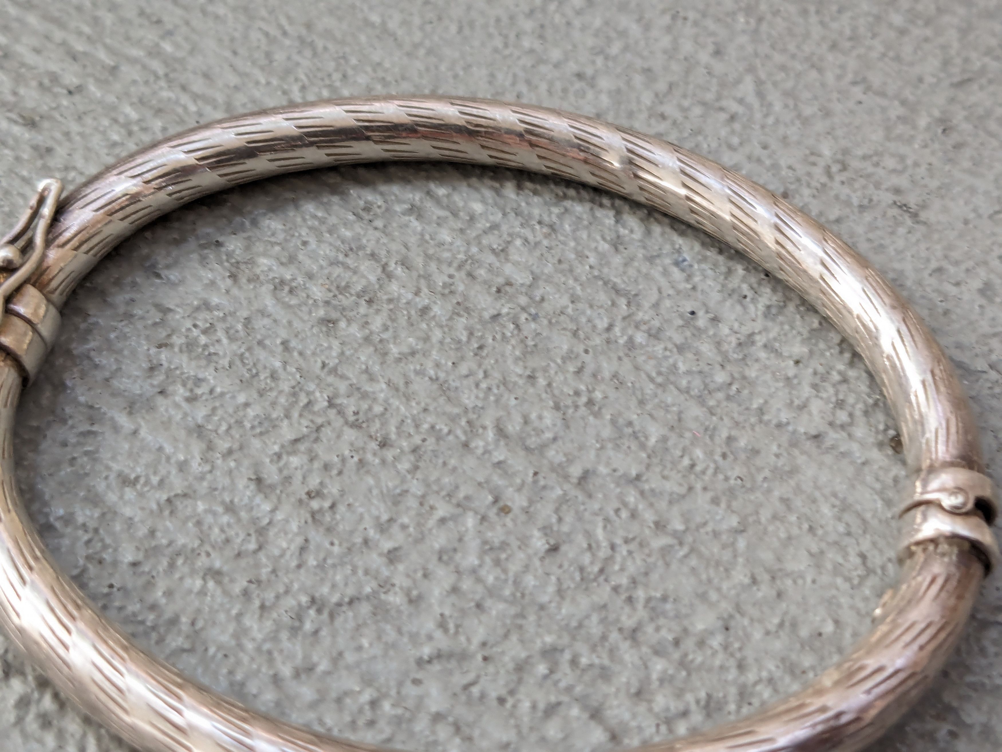 Jewelry Vintage Sterling Silver Bracelet Bangle 6.75" Hinge Italy Size ONE SIZE - 5 Thumbnail