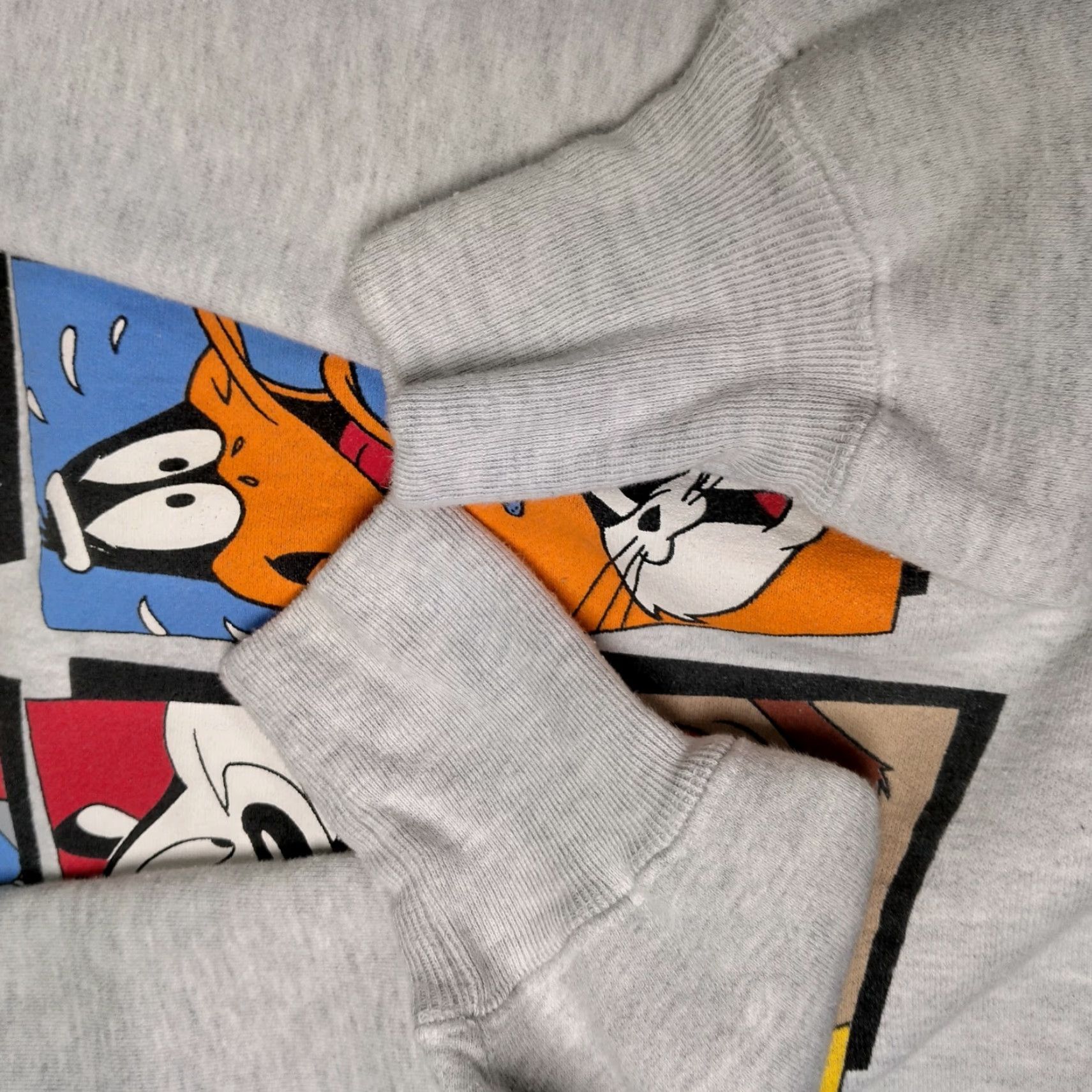 Vintage VINTAGE Garment Graphics 90s Bugs Bunny Sweatshirt Adult Medium Gray Graphic Print Crew Neck Mens Size US M / EU 48-50 / 2 - 5 Thumbnail