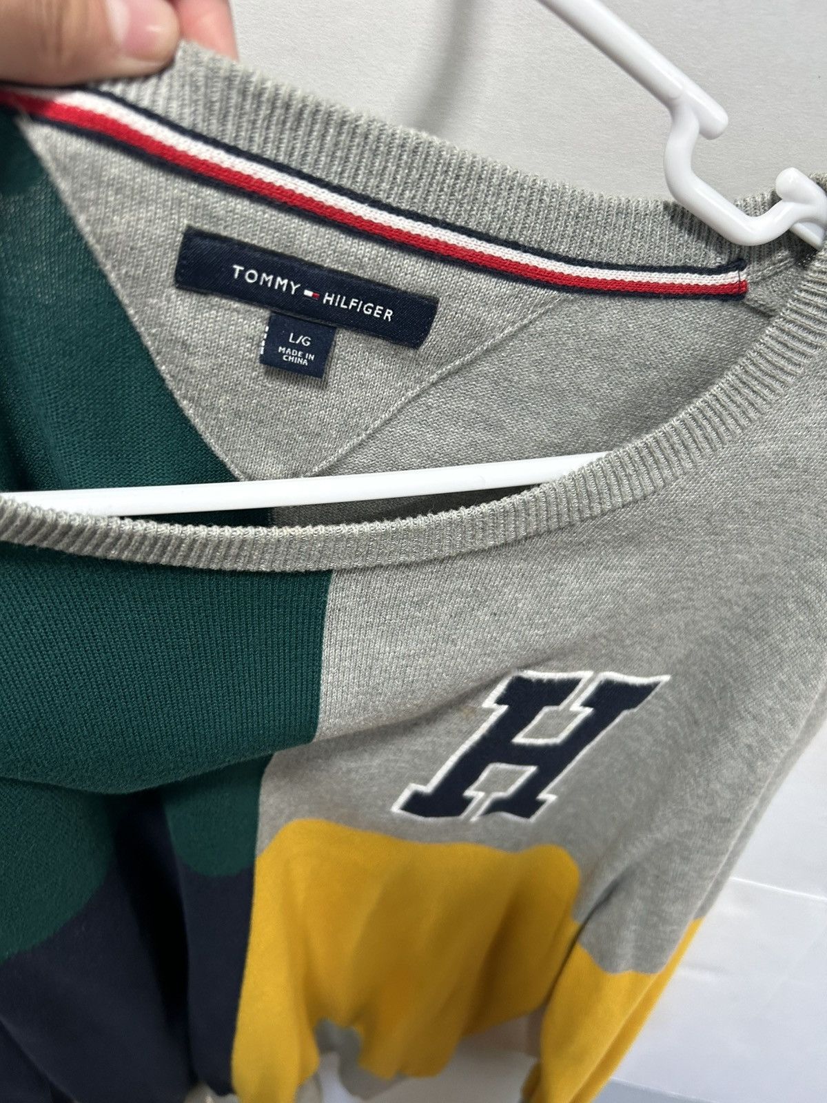 Tommy Hilfiger Vintage Tommy Hilfiger Crewneck Sweater Size US L / EU 52-54 / 3 - 2 Thumbnail