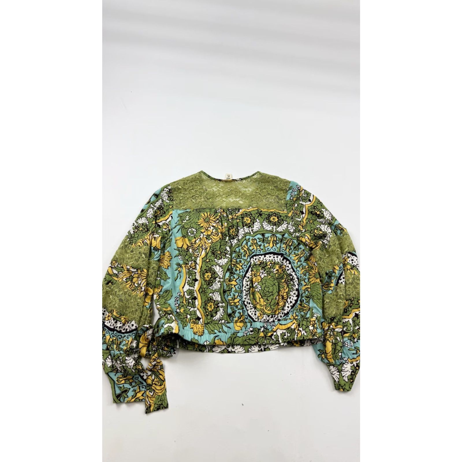 Anthropologie Tiny Anthropologie Shirt Womens Small Green Floral Lace Tie Front Crop Top Boho Size S / US 4 / IT 40 - 7 Thumbnail