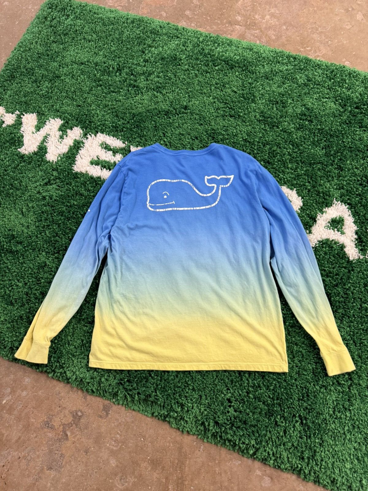 Vineyard Vines Vineyard Vines Gradient Tie Dye Logo Whale Long Sleeve Large Size US L / EU 52-54 / 3 - 1 Thumbnail