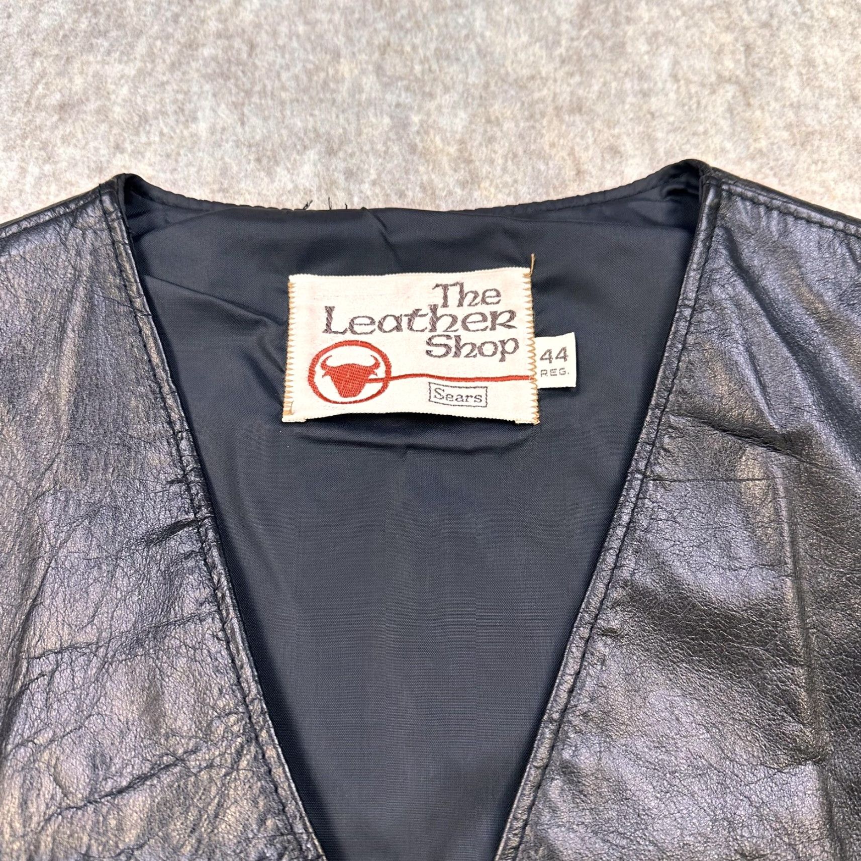 Sears VINTAGE Sears The Leather Shop Vest Mens 44 Black Leather Button Front Western Shirt Hoodie Hat etc Size US S / EU 44-46 / 1 - 2 Thumbnail