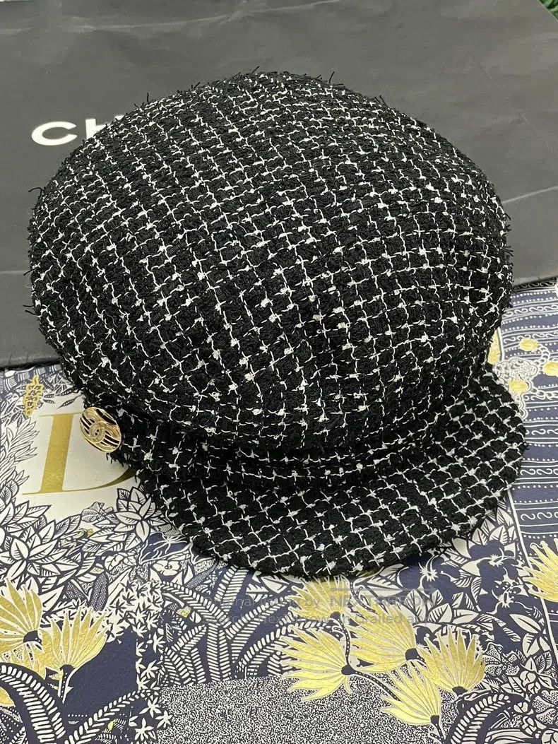 Chanel Chanel SizeL Black and white colour-matched plaid beret new Size ONE SIZE - 1 Thumbnail