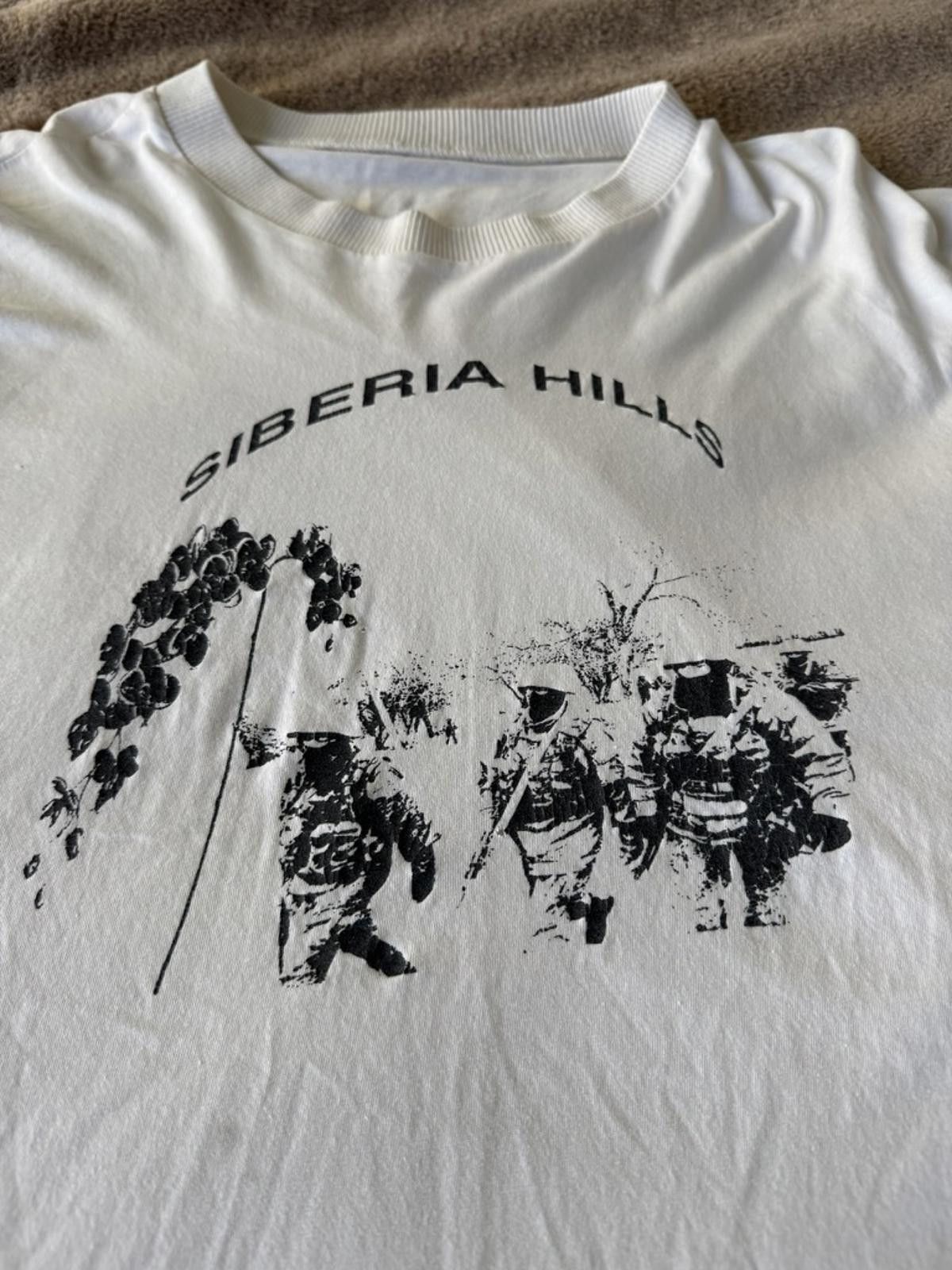 Unknown London Siberia Hills White Long Sleeve Graphic T-Shirt Size US M / EU 48-50 / 2 - 3 Thumbnail