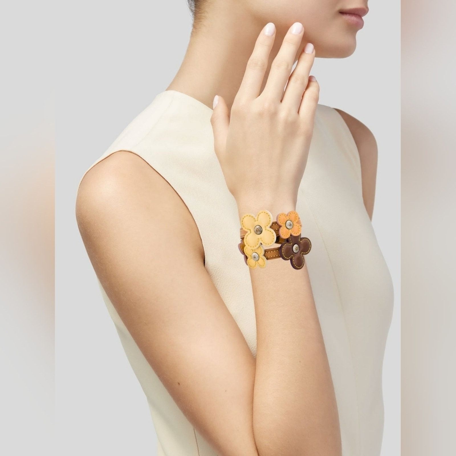 Louis Vuitton Authentic Louis Vuitton Vernis Fleur Double Wrap Bracelet Size ONE SIZE - 1 Thumbnail