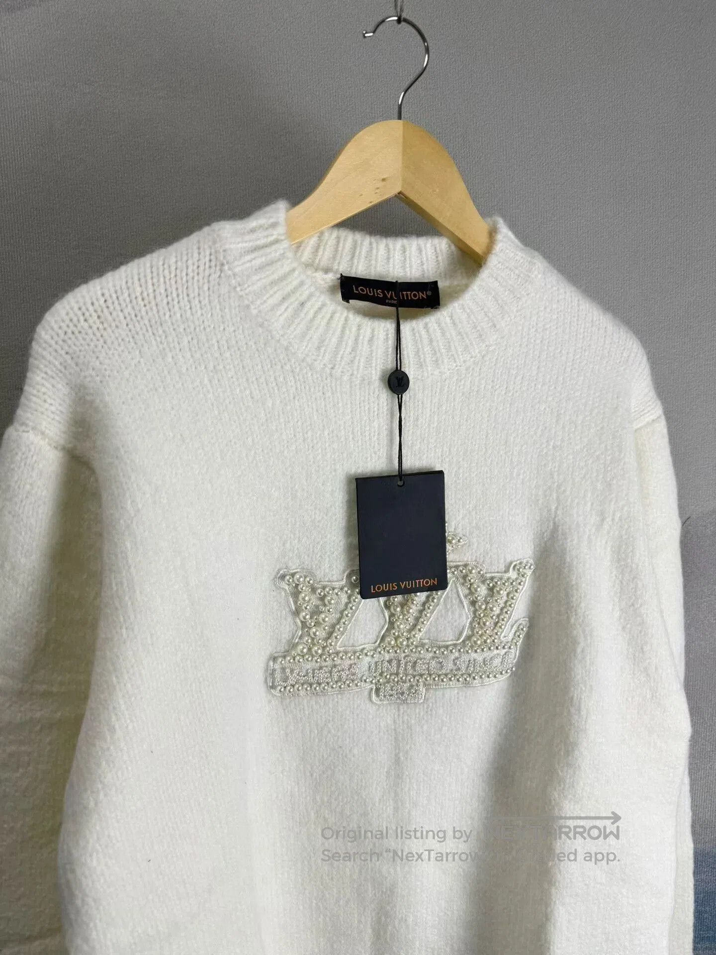 Louis Vuitton louis vuitton white pearl logo knit sweater. Size M / US 6-8 / IT 42-44 - 2 Thumbnail