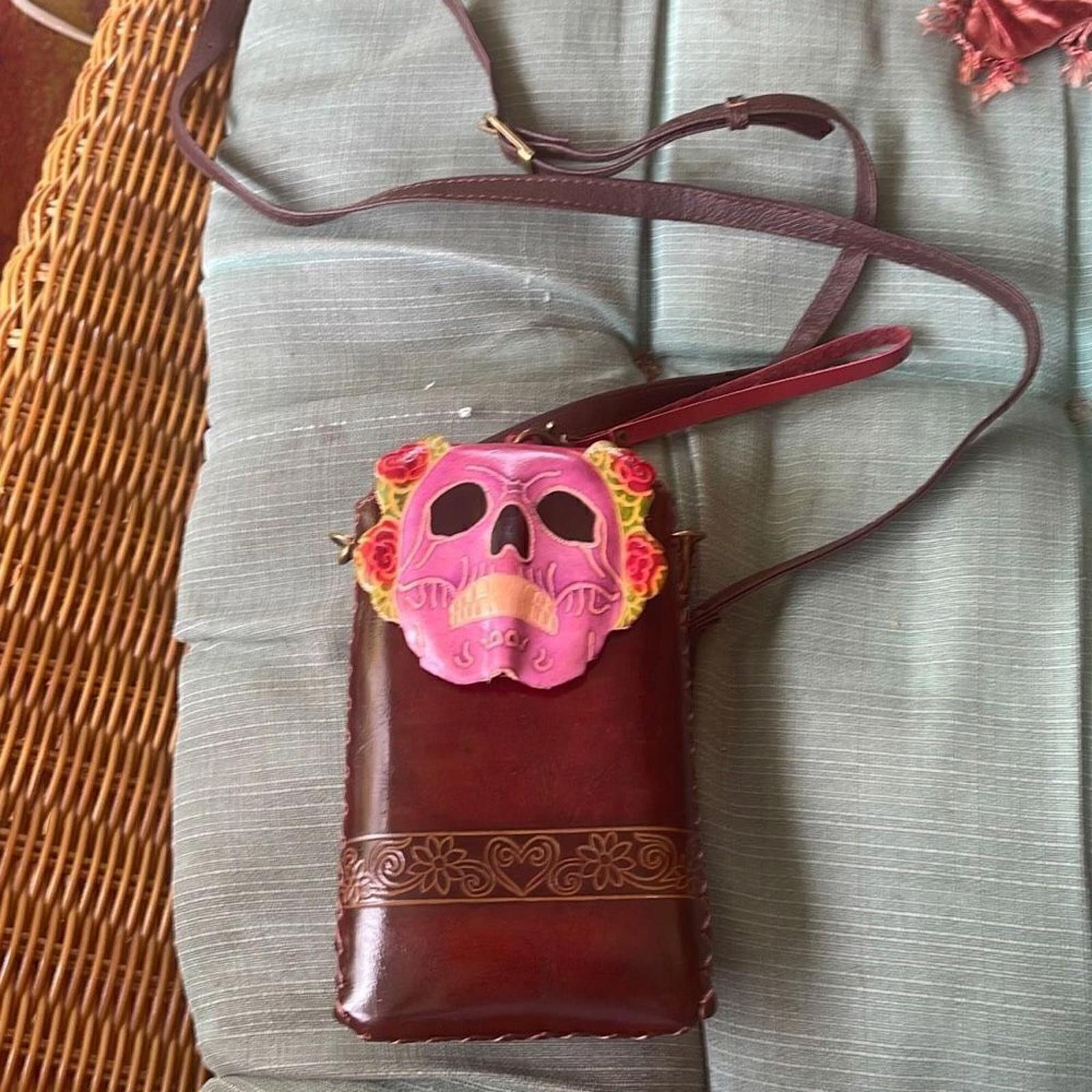 NASCAR Hand crafted, leather cell phone, cross, body skull purse Size ONE SIZE - 2 Thumbnail